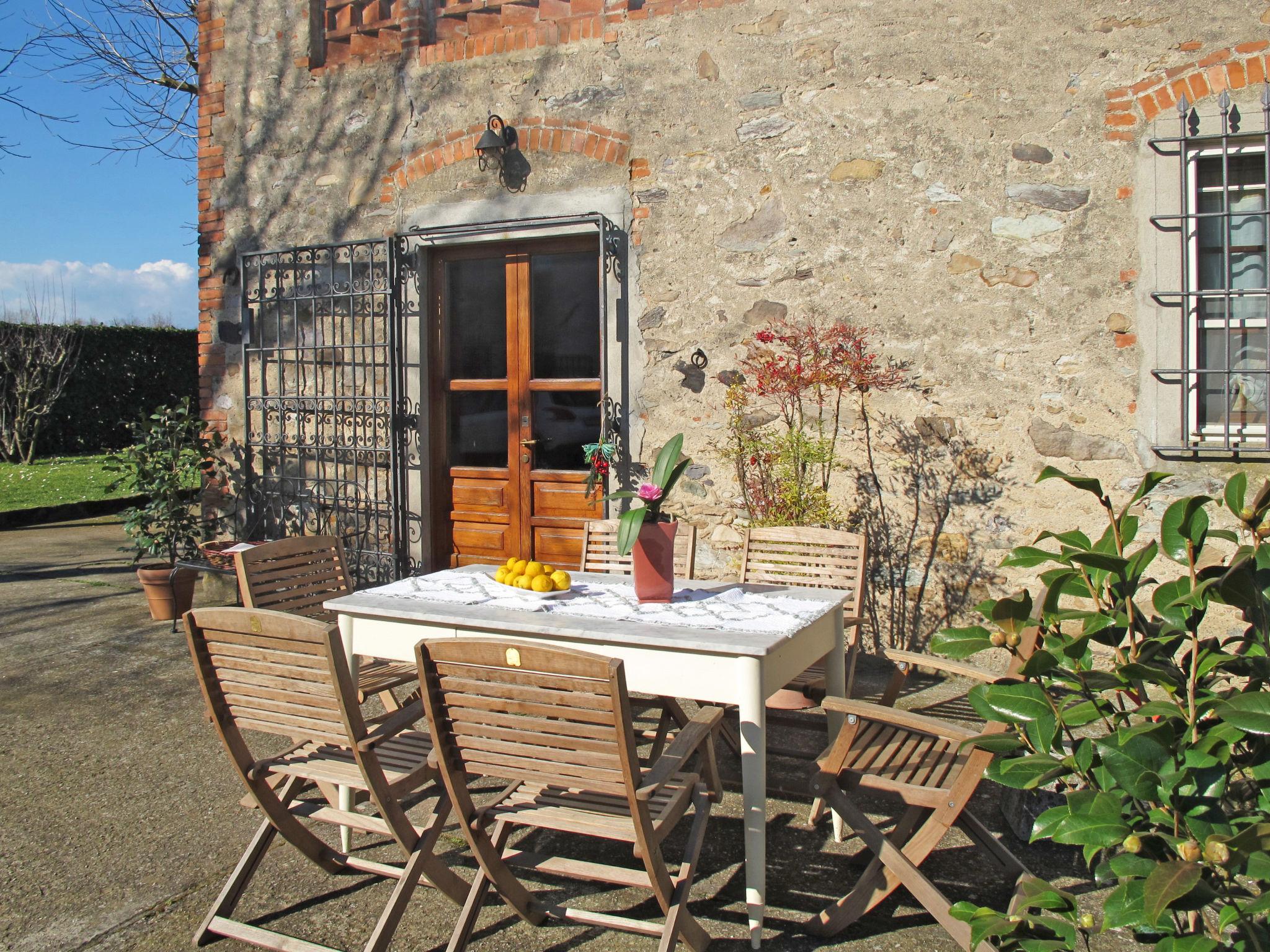 Foto 5 - Casa de 2 quartos em Capannori com piscina privada e jardim