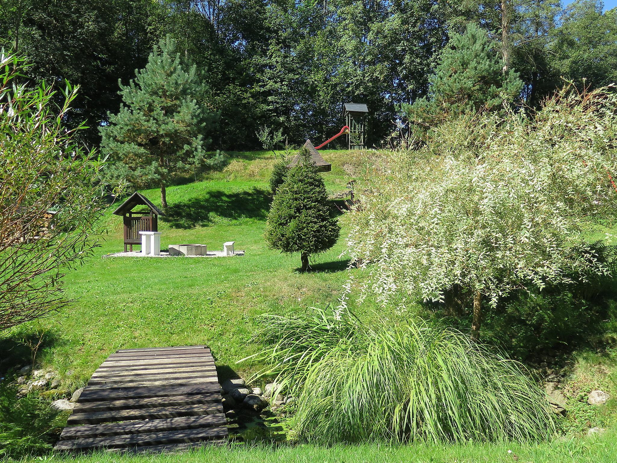 Foto 28 - Casa con 2 camere da letto a Zlatá Olešnice con giardino e terrazza