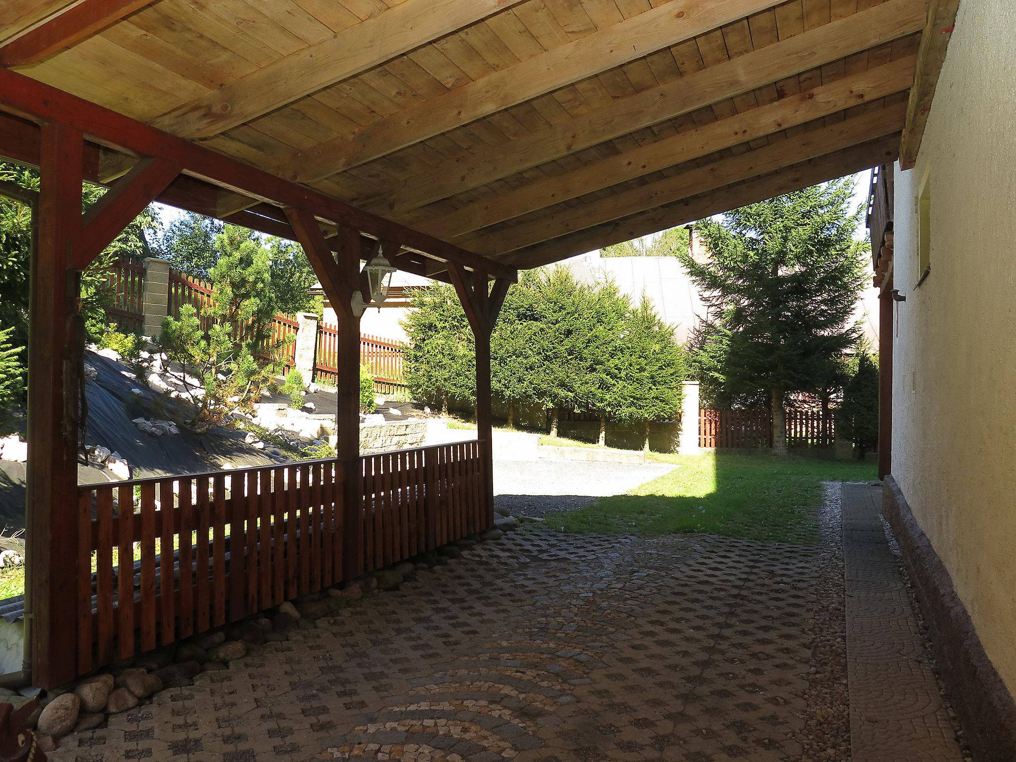 Photo 31 - Maison de 2 chambres à Zlatá Olešnice avec jardin et terrasse