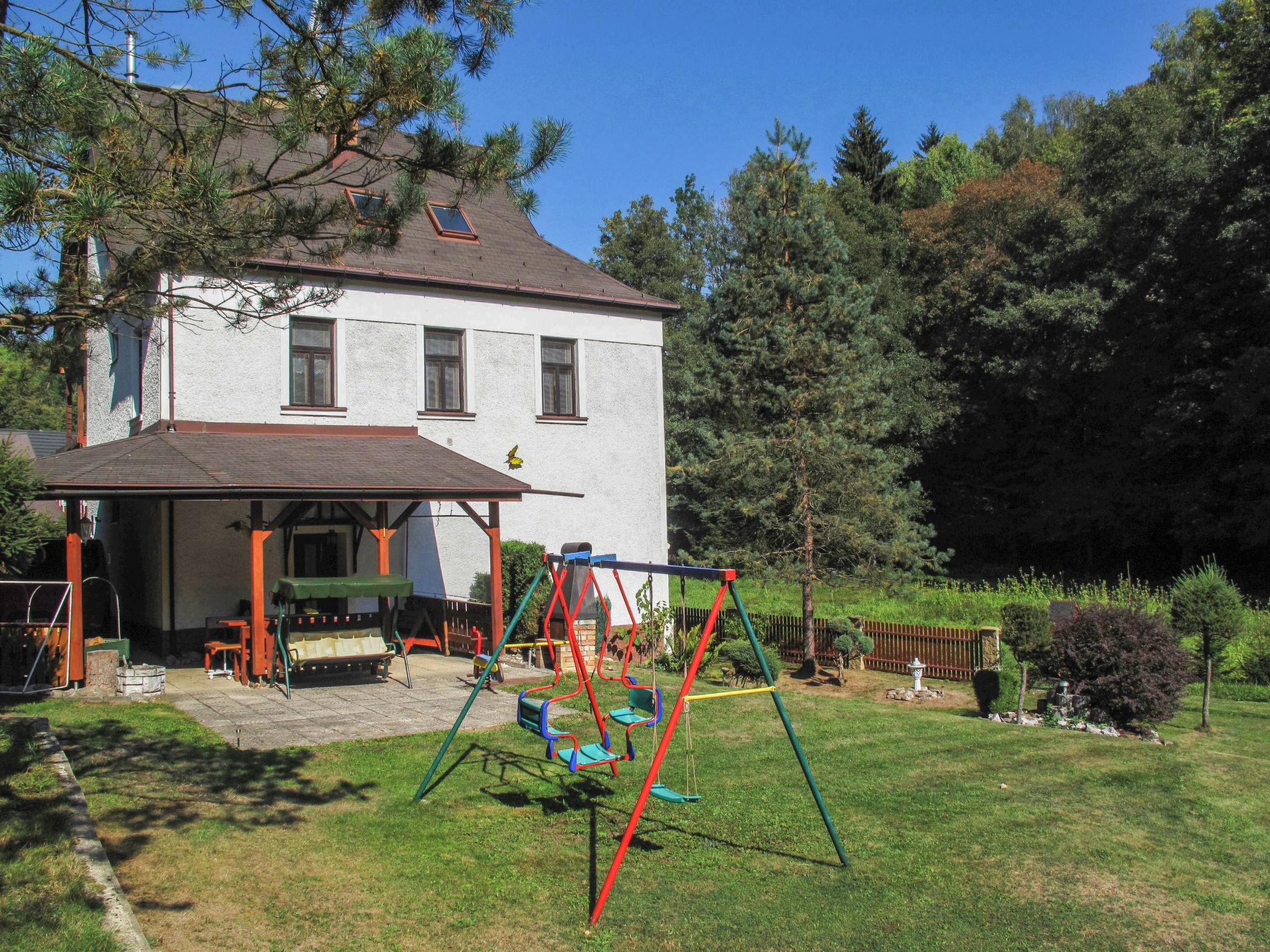 Photo 26 - Maison de 2 chambres à Zlatá Olešnice avec jardin et terrasse