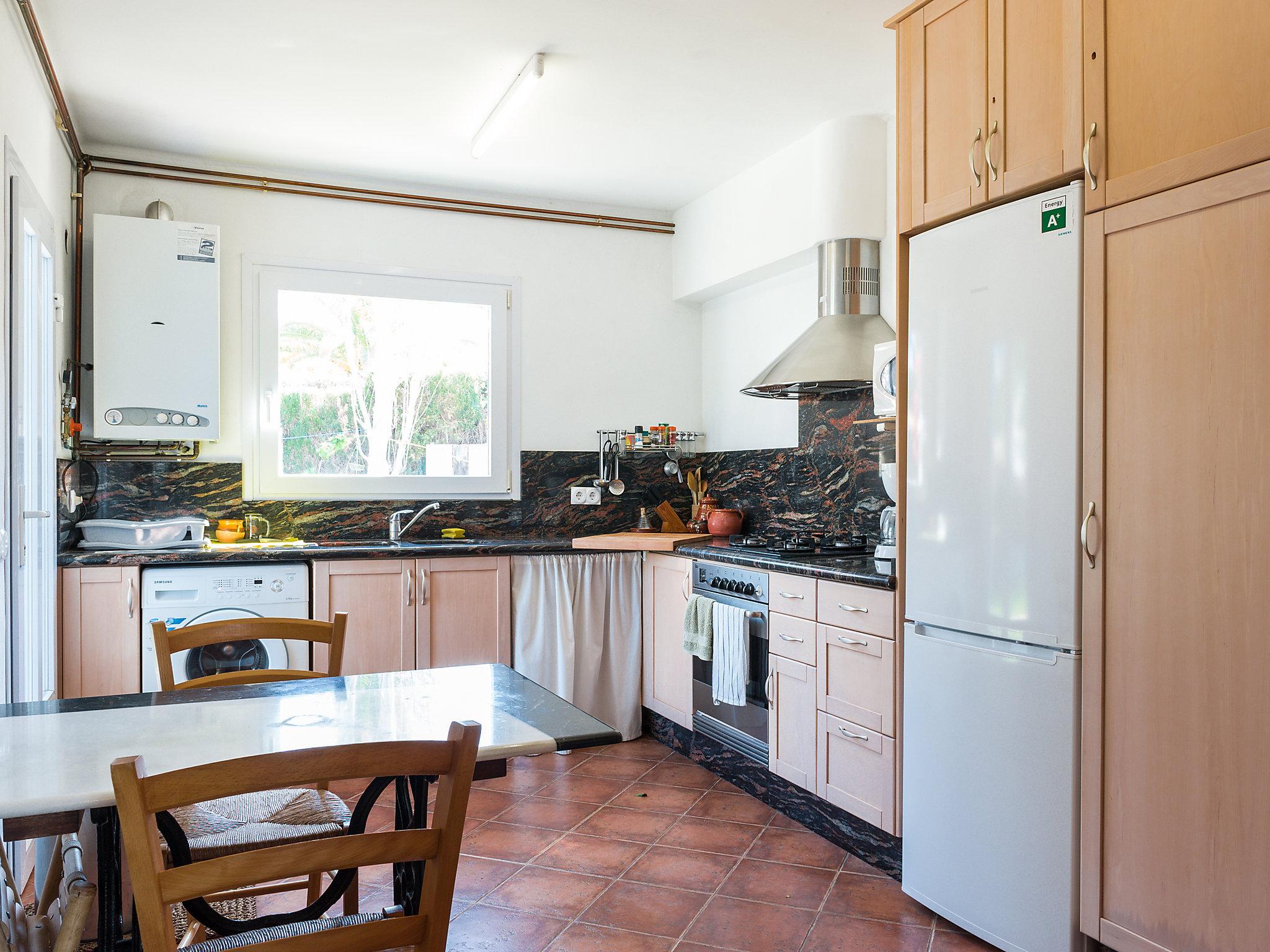 Foto 17 - Casa de 3 quartos em Jávea com piscina privada e vistas do mar