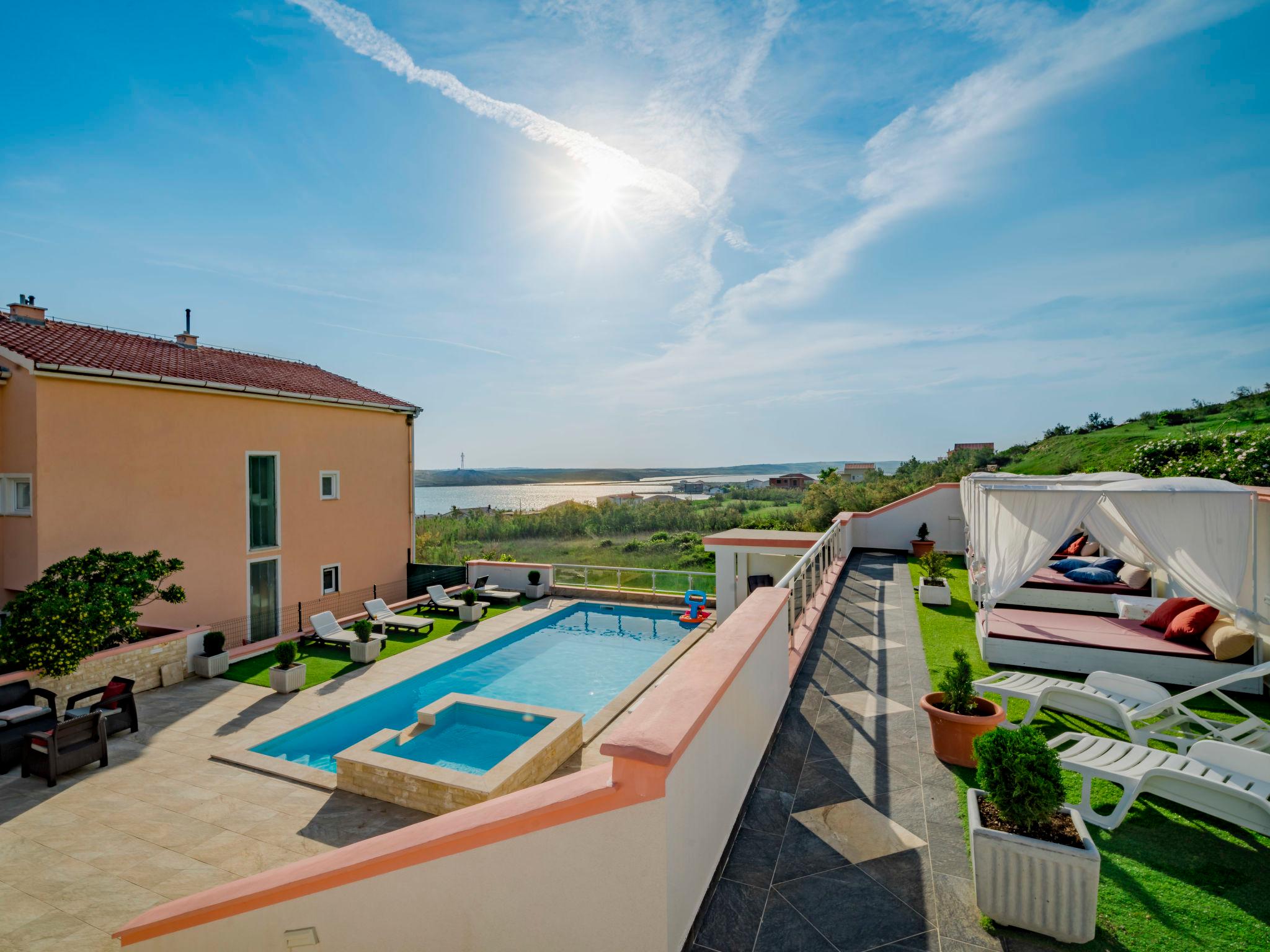 Photo 1 - Appartement de 1 chambre à Pag avec piscine et terrasse