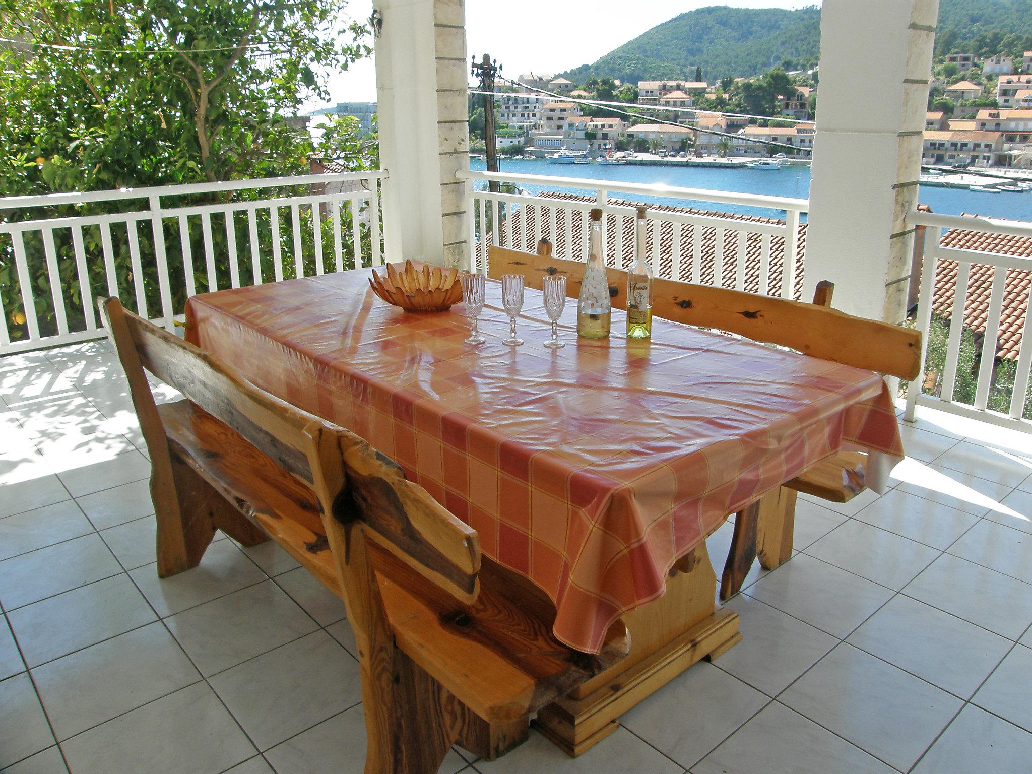 Photo 3 - 3 bedroom Apartment in Smokvica with terrace and sea view