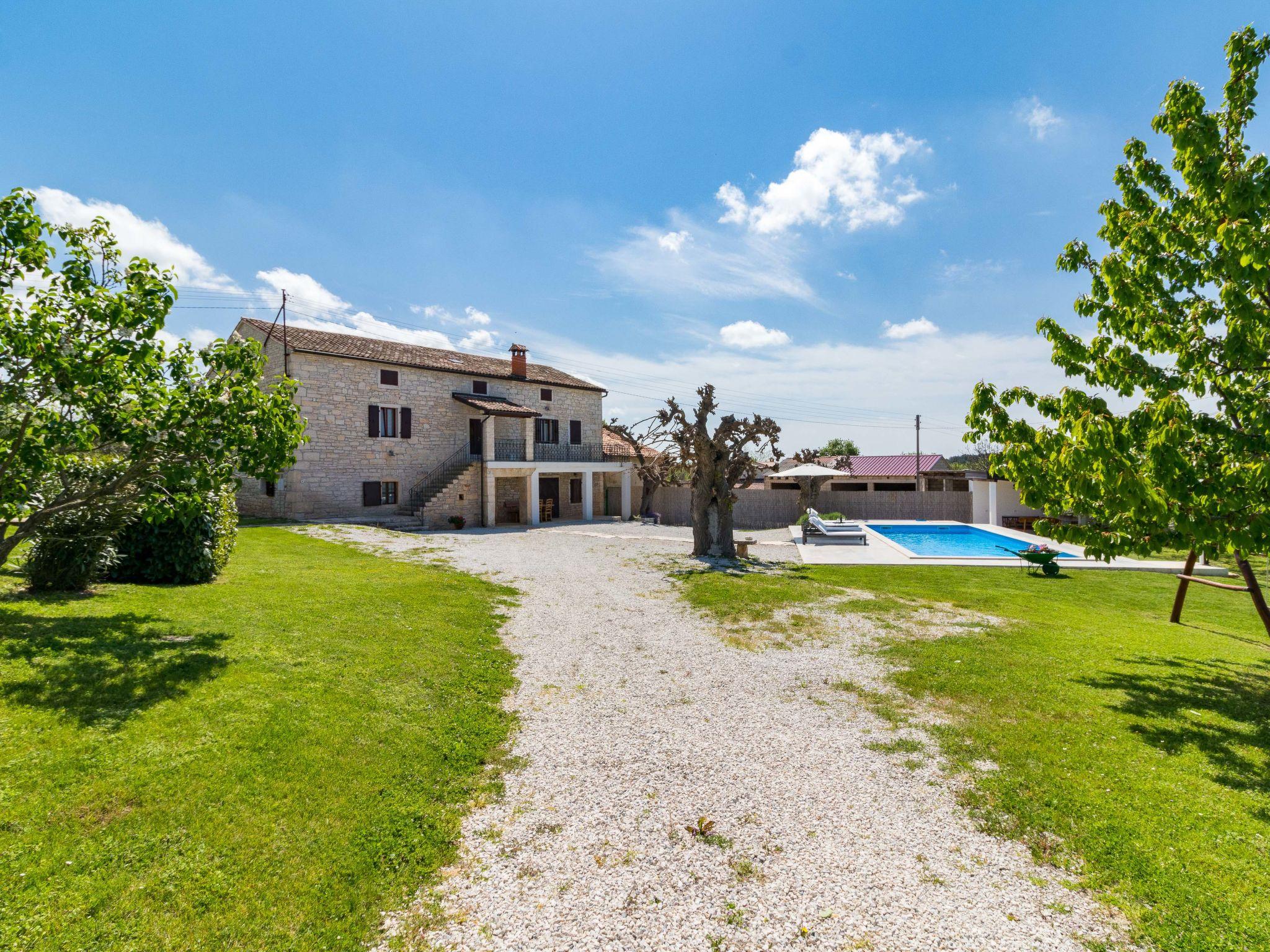 Photo 21 - Maison de 2 chambres à Višnjan avec piscine privée et vues à la mer