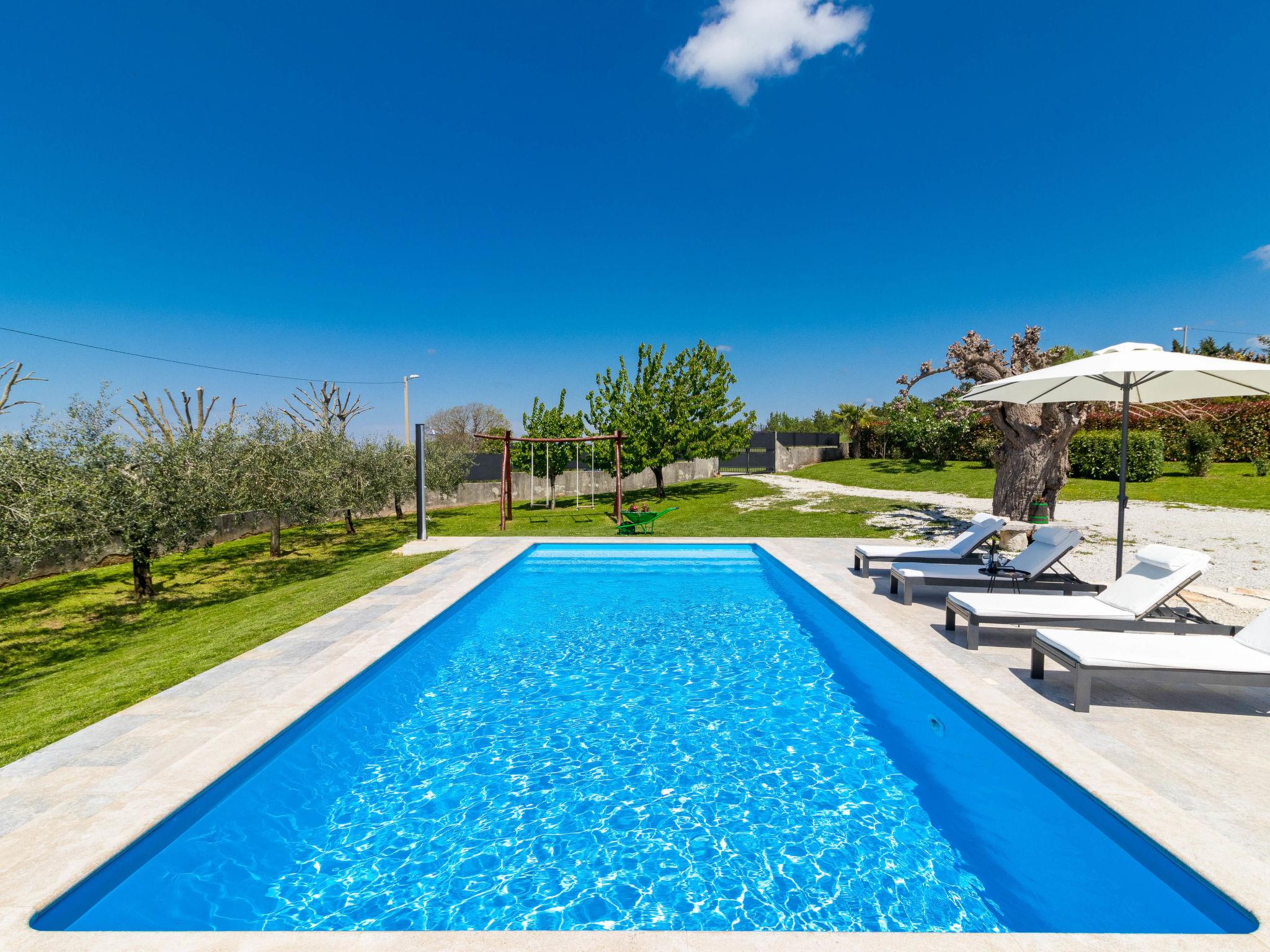 Foto 9 - Casa de 2 quartos em Višnjan com piscina privada e vistas do mar