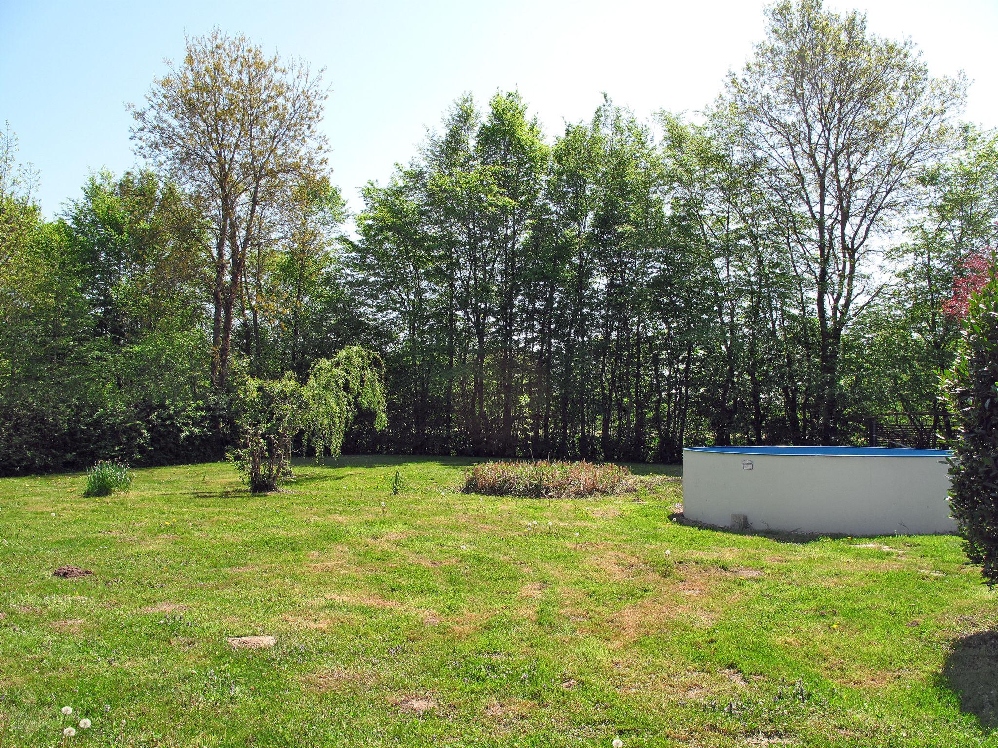 Foto 20 - Casa con 3 camere da letto a La Chapelle-Saint-Sauveur con piscina privata e giardino