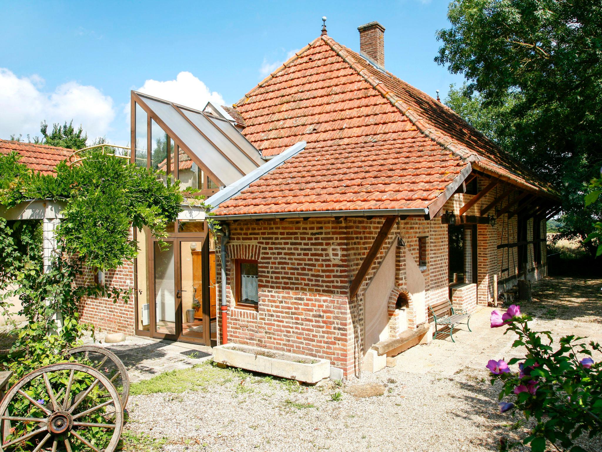 Foto 21 - Casa con 3 camere da letto a La Chapelle-Saint-Sauveur con piscina privata e giardino