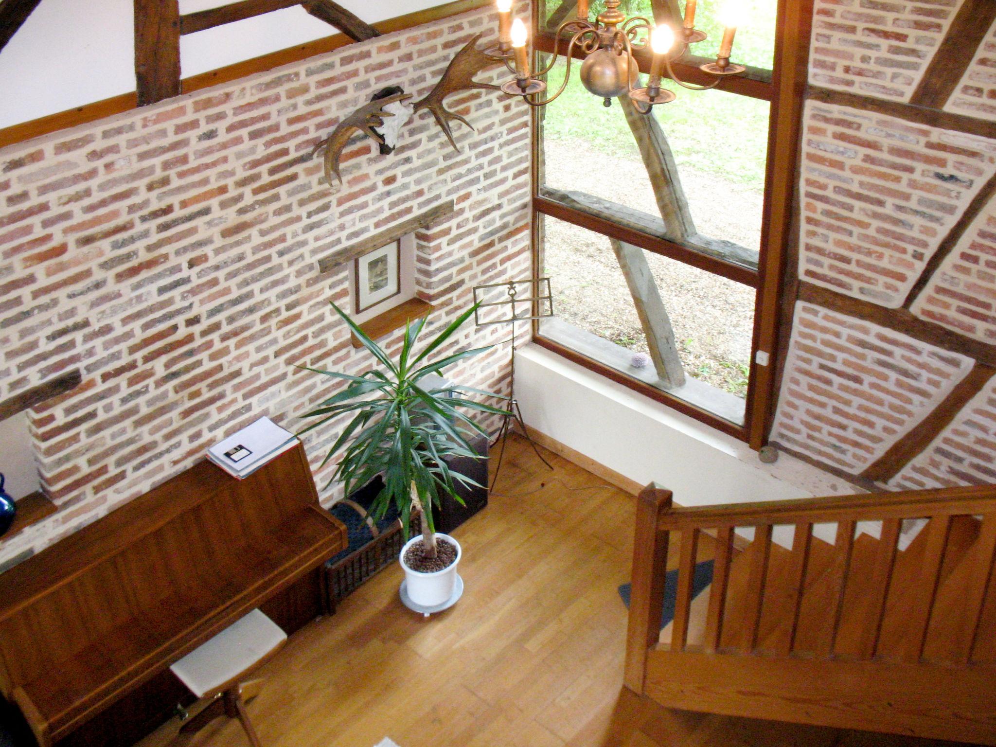 Photo 18 - 3 bedroom House in La Chapelle-Saint-Sauveur with private pool and garden