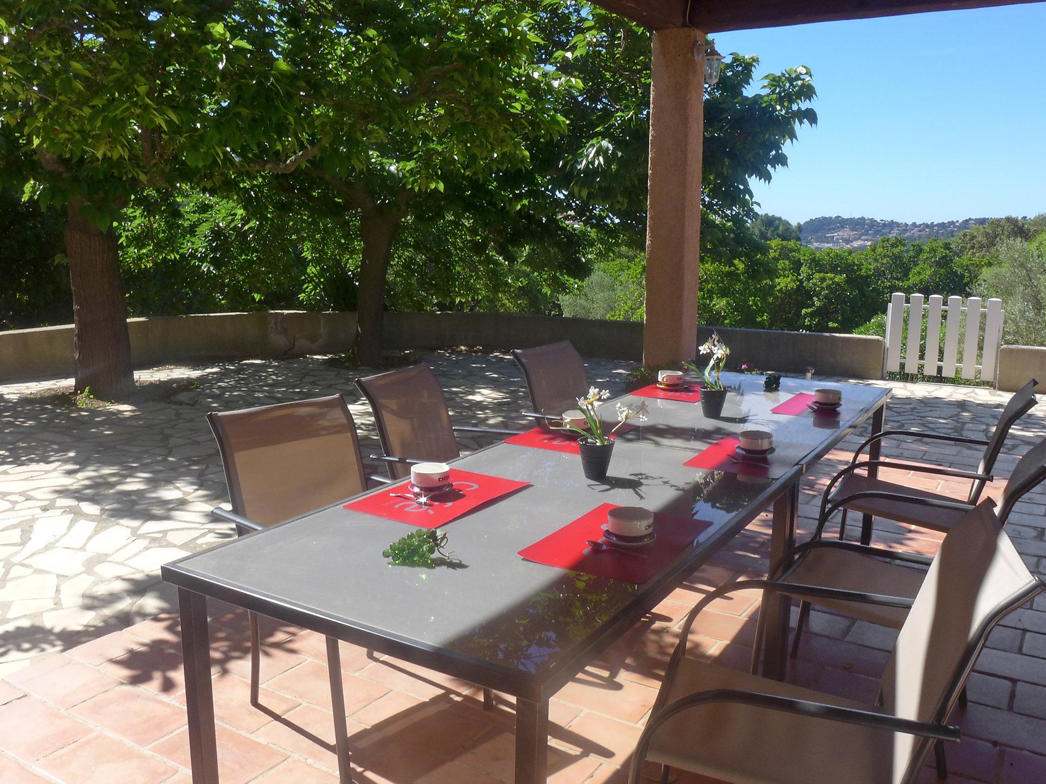 Photo 14 - 3 bedroom House in Cavalaire-sur-Mer with garden and sea view