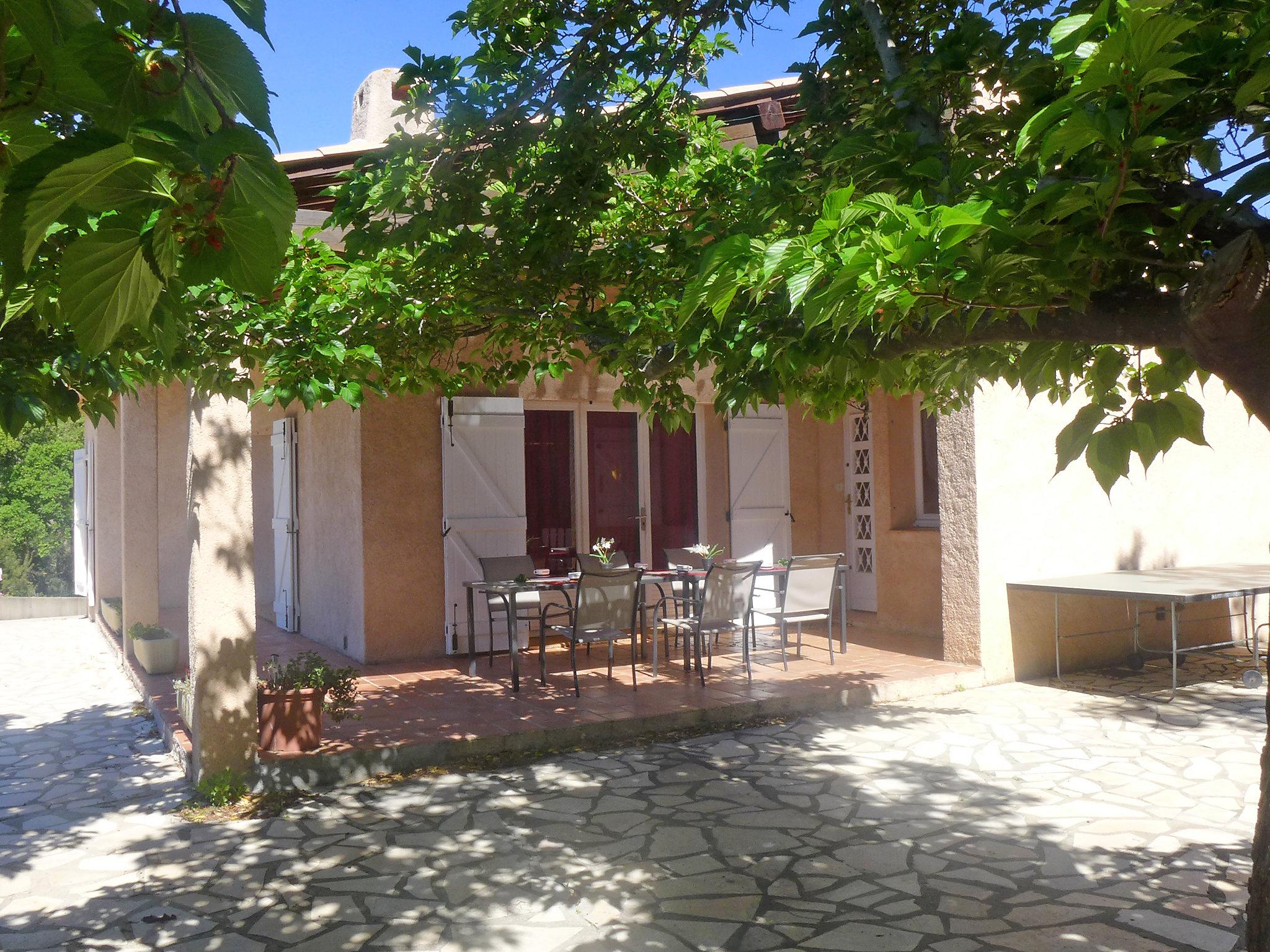 Foto 2 - Casa de 3 habitaciones en Cavalaire-sur-Mer con jardín y vistas al mar