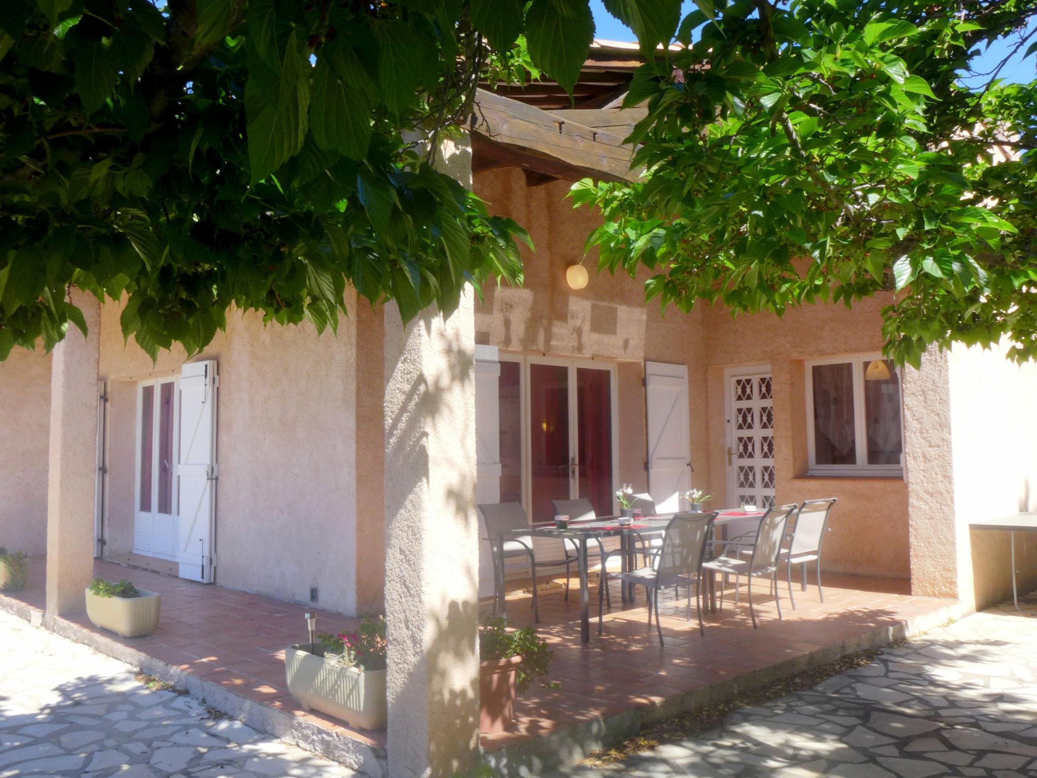 Foto 18 - Casa de 3 quartos em Cavalaire-sur-Mer com jardim e vistas do mar