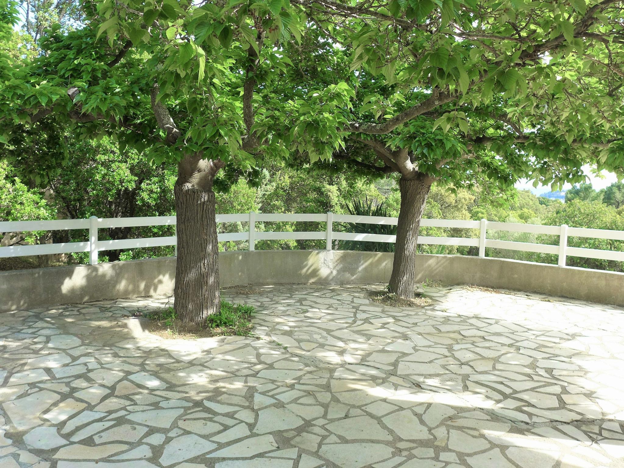 Photo 20 - Maison de 3 chambres à Cavalaire-sur-Mer avec jardin et vues à la mer