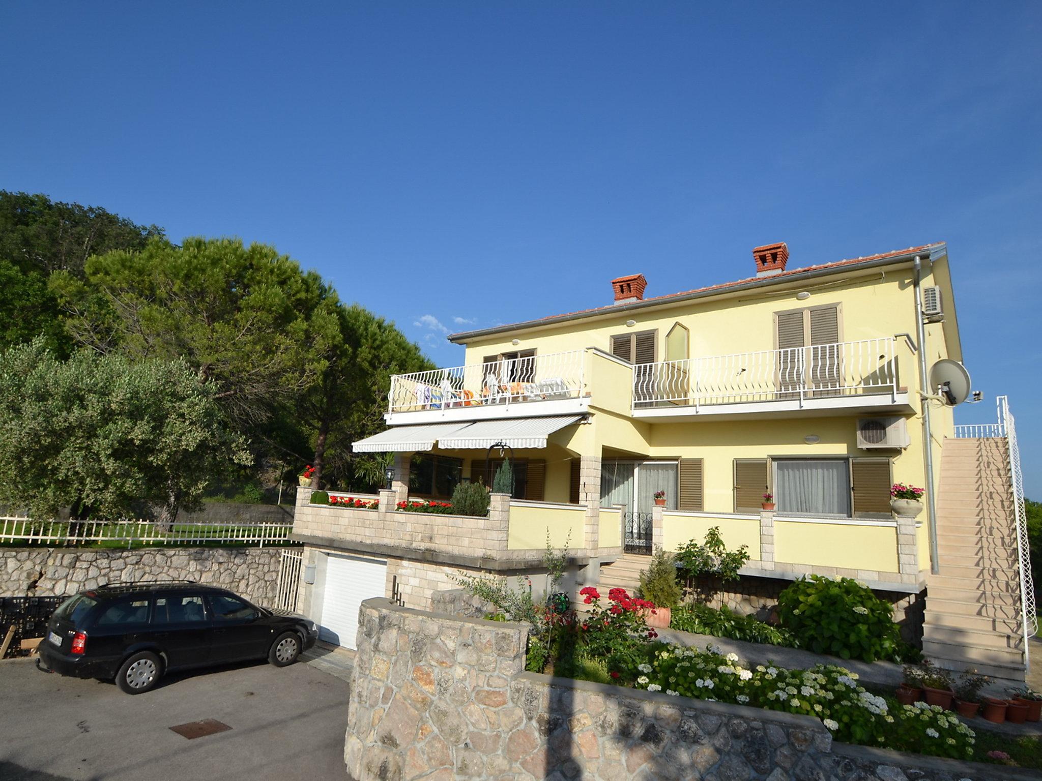 Foto 17 - Apartamento de 3 habitaciones en Omišalj con terraza y vistas al mar