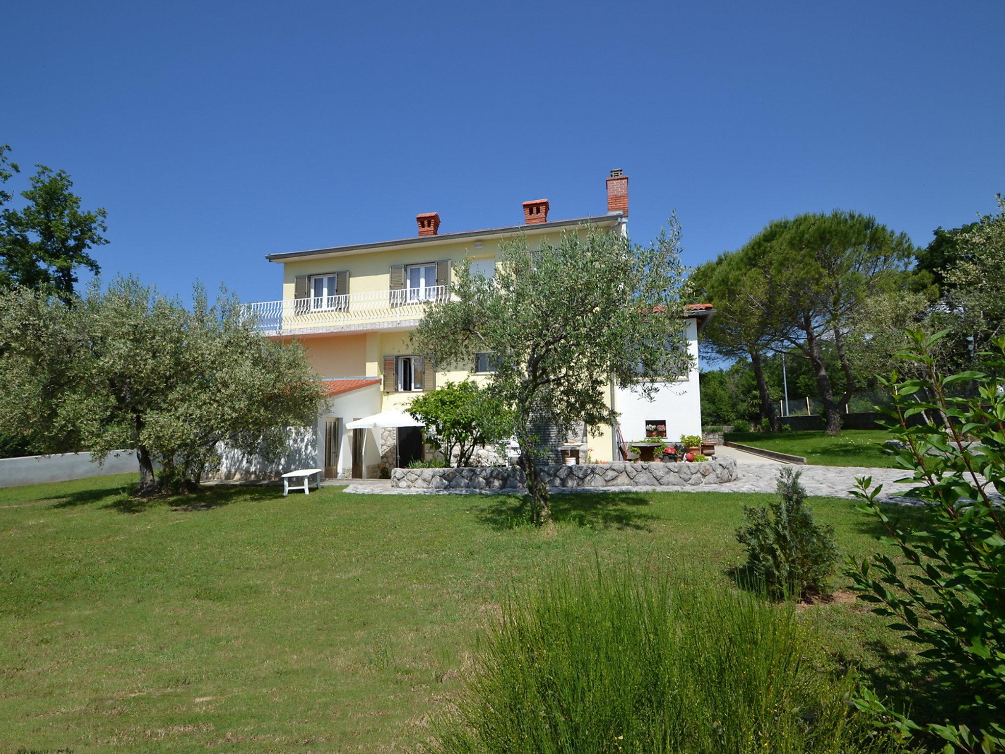 Photo 16 - Appartement de 3 chambres à Omišalj avec jardin et terrasse