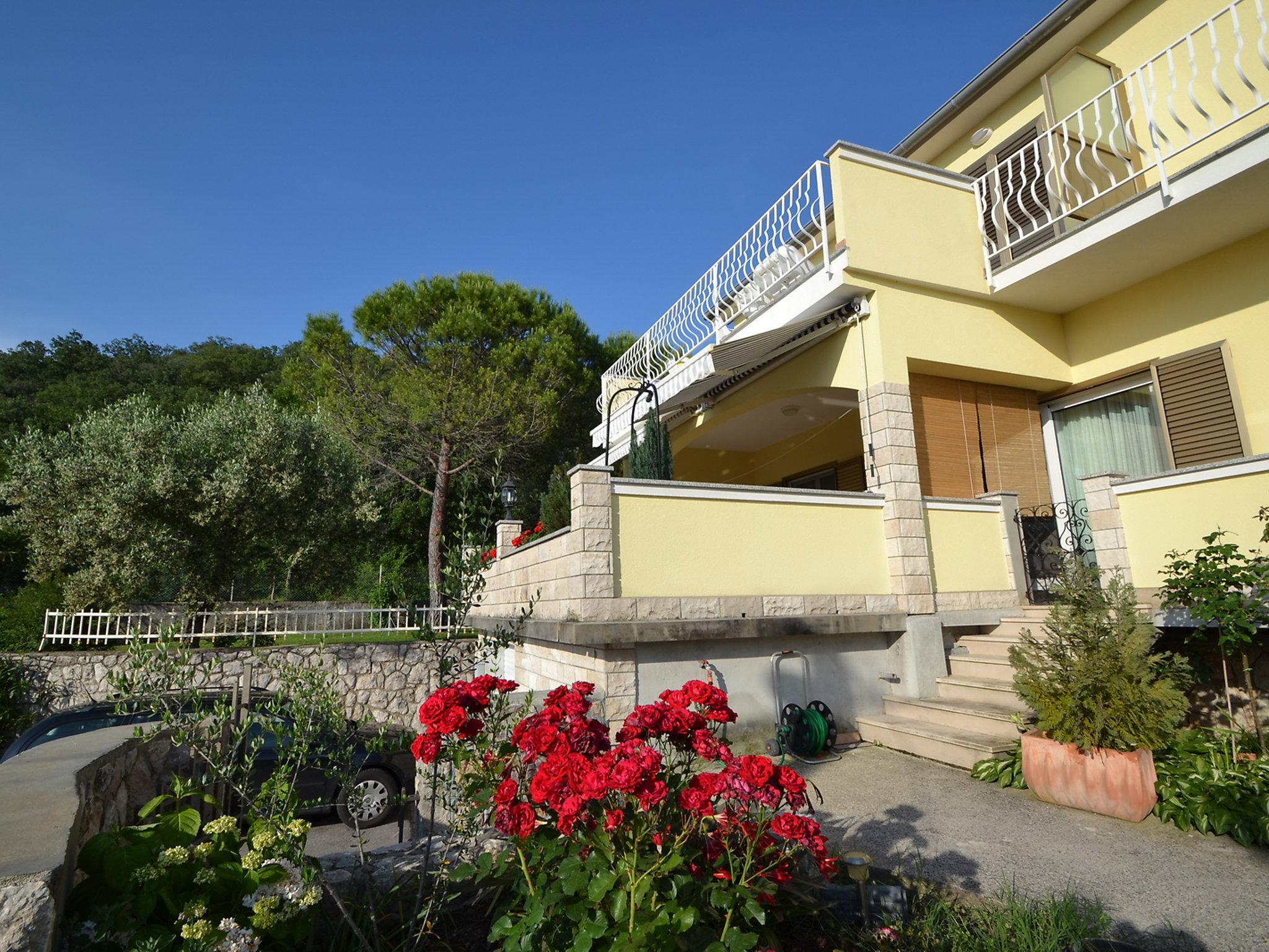 Foto 13 - Apartamento de 3 habitaciones en Omišalj con terraza y vistas al mar