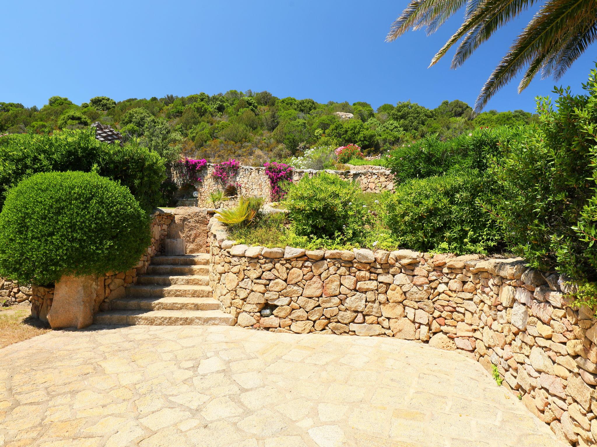 Foto 39 - Casa de 5 quartos em Arzachena com piscina privada e jardim