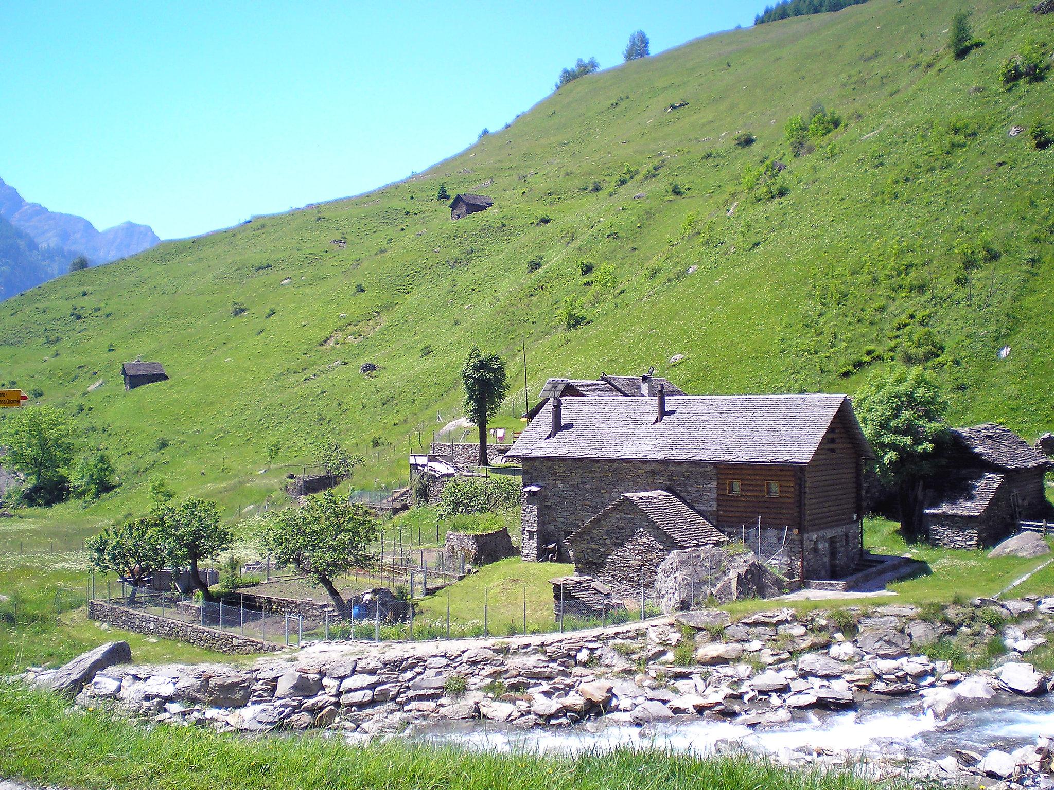 Photo 5 - Maison de 3 chambres à Serravalle avec jardin et vues sur la montagne