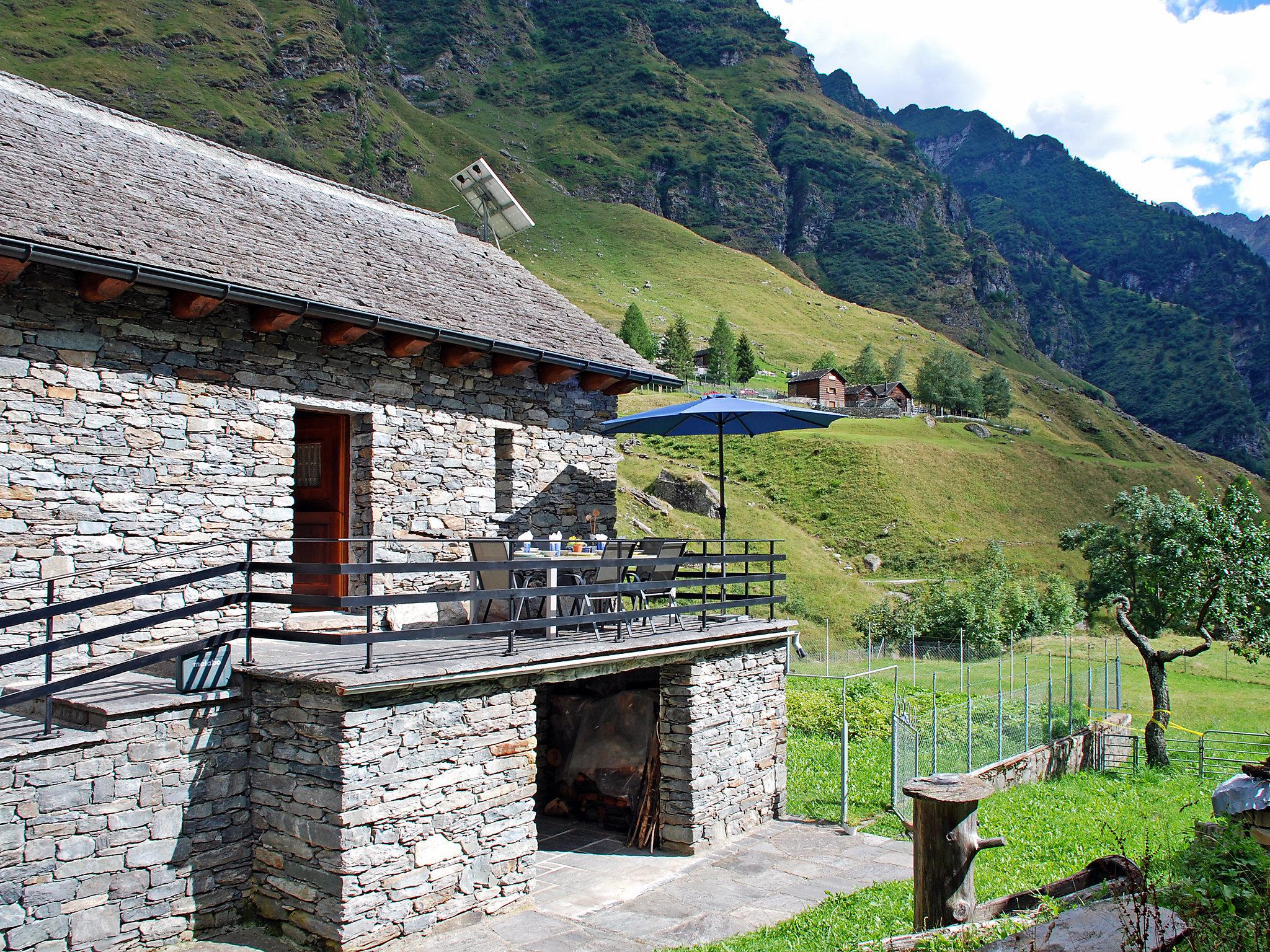 Photo 1 - Maison de 3 chambres à Serravalle avec jardin et vues sur la montagne