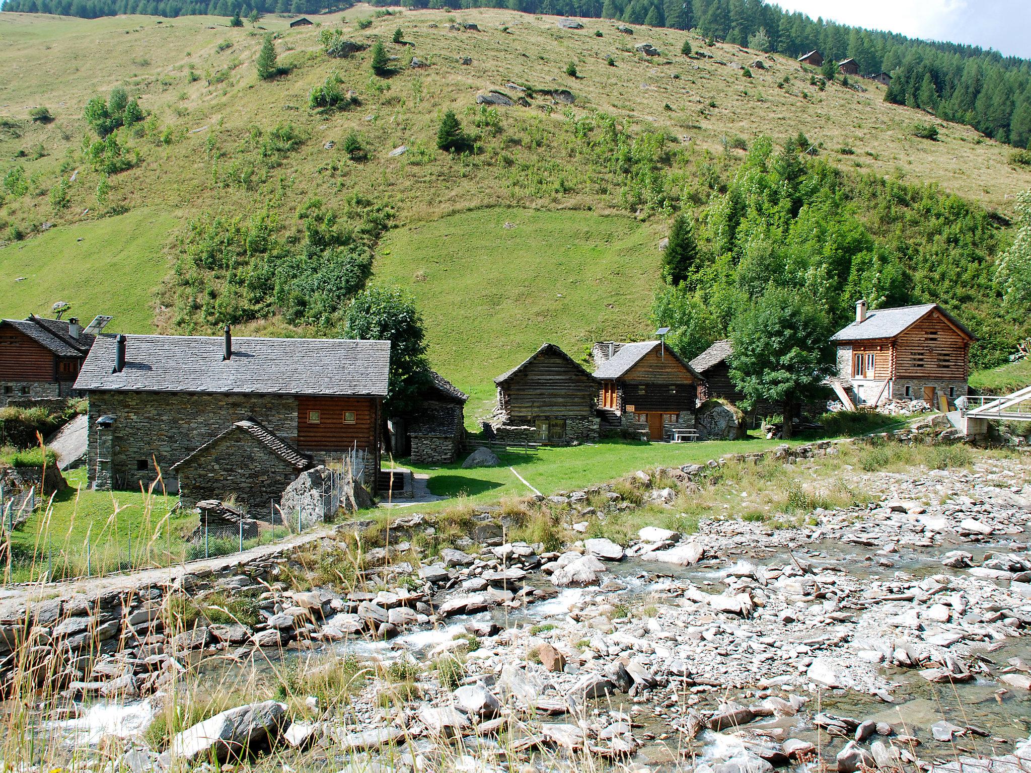 Foto 18 - Haus mit 3 Schlafzimmern in Serravalle mit garten und blick auf die berge