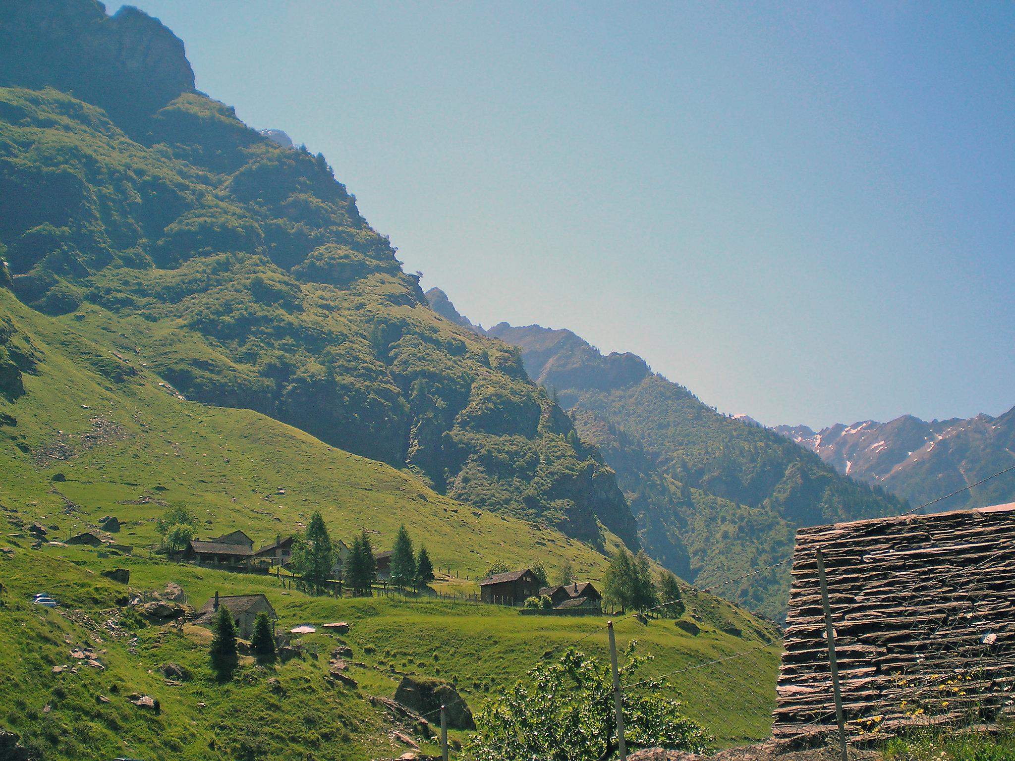 Photo 15 - Maison de 3 chambres à Serravalle avec jardin et vues sur la montagne