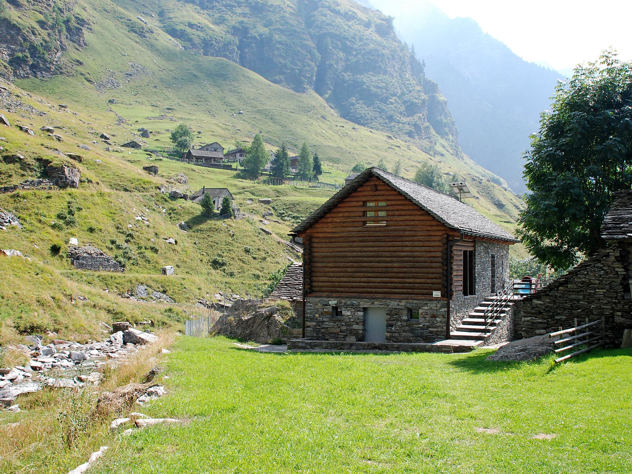 Photo 6 - Maison de 3 chambres à Serravalle avec jardin et vues sur la montagne