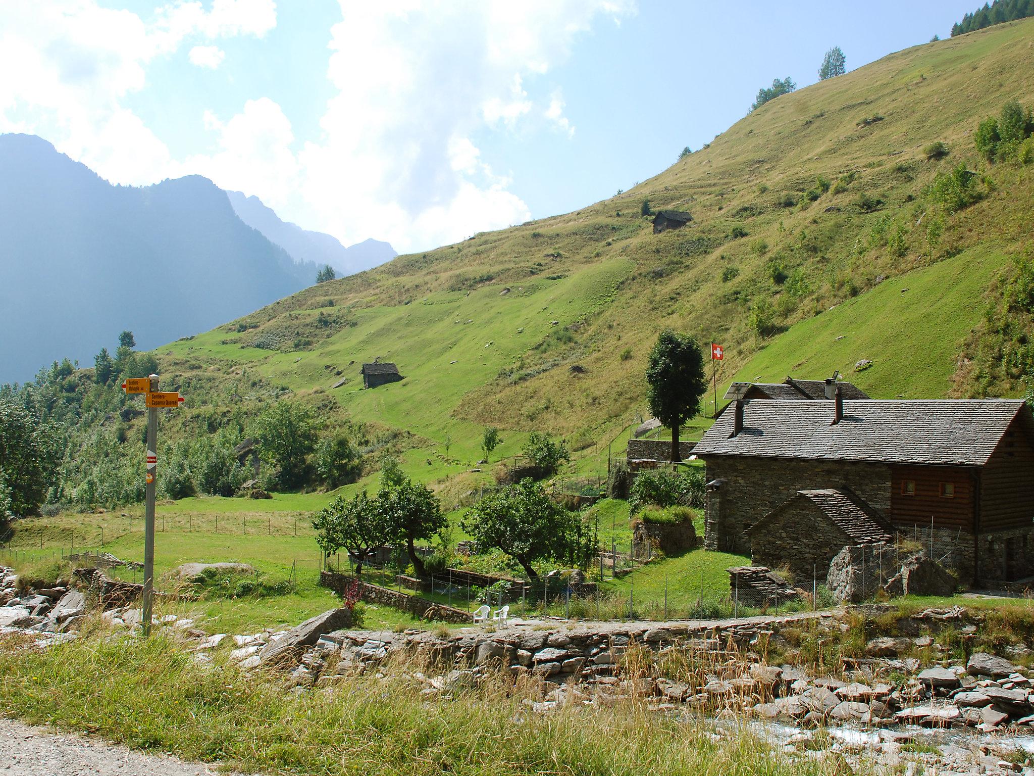 Photo 13 - Maison de 3 chambres à Serravalle avec jardin et vues sur la montagne