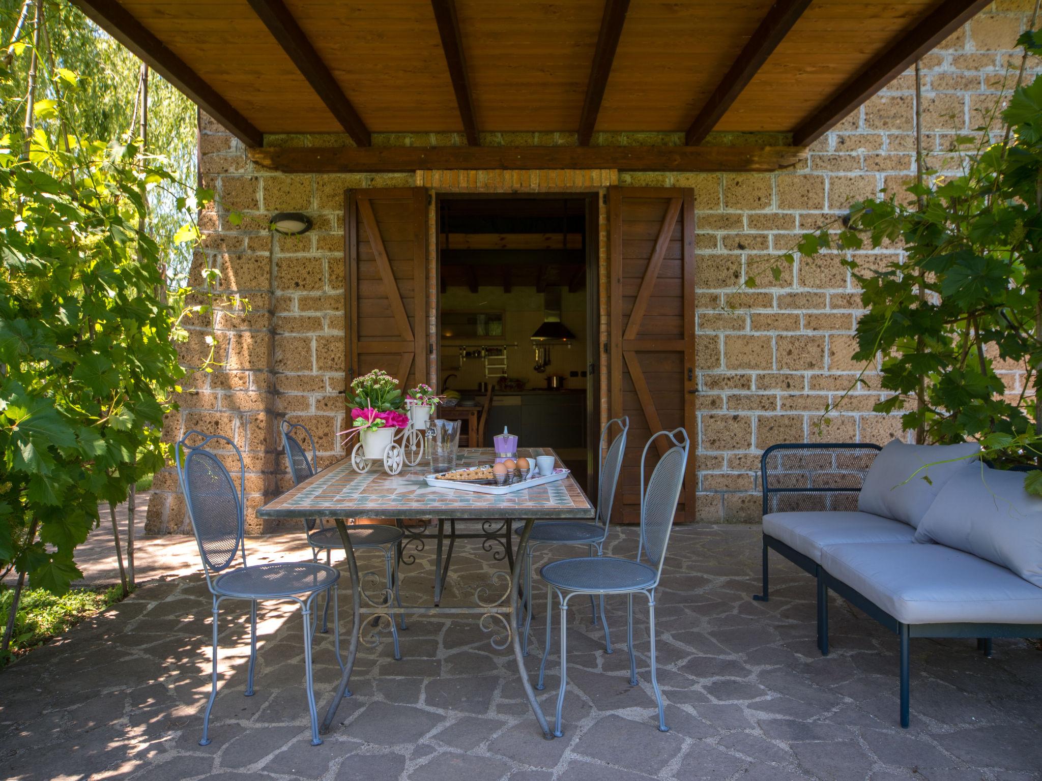 Foto 3 - Appartamento con 2 camere da letto a Montefiascone con piscina e giardino