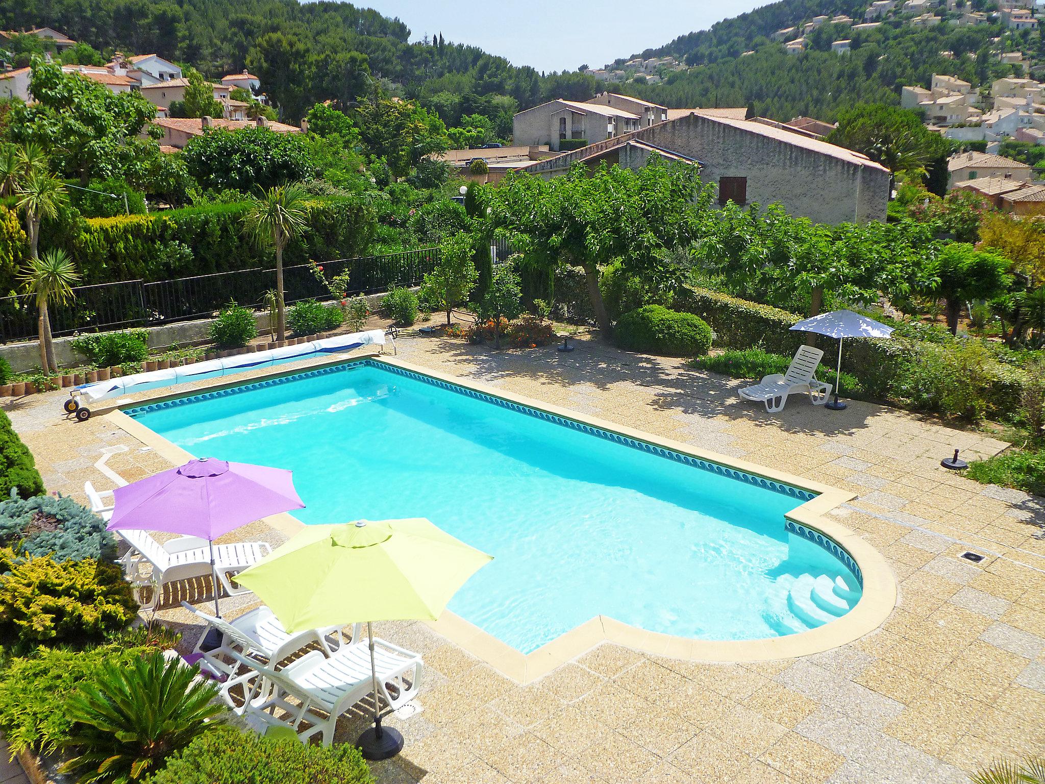 Foto 18 - Apartamento de 4 quartos em Saint-Cyr-sur-Mer com piscina e jardim