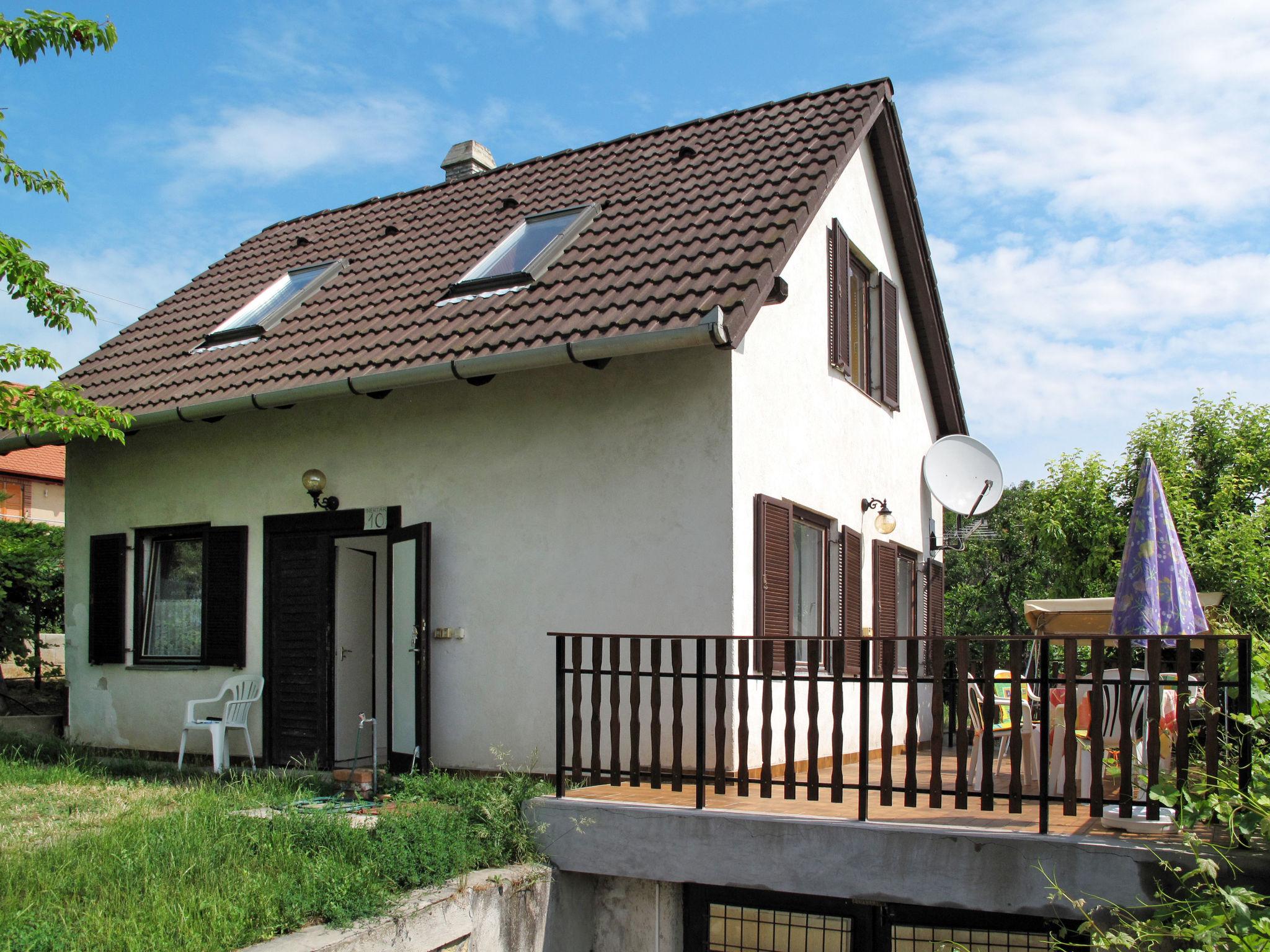 Foto 1 - Haus mit 2 Schlafzimmern in Felsőörs mit garten und terrasse