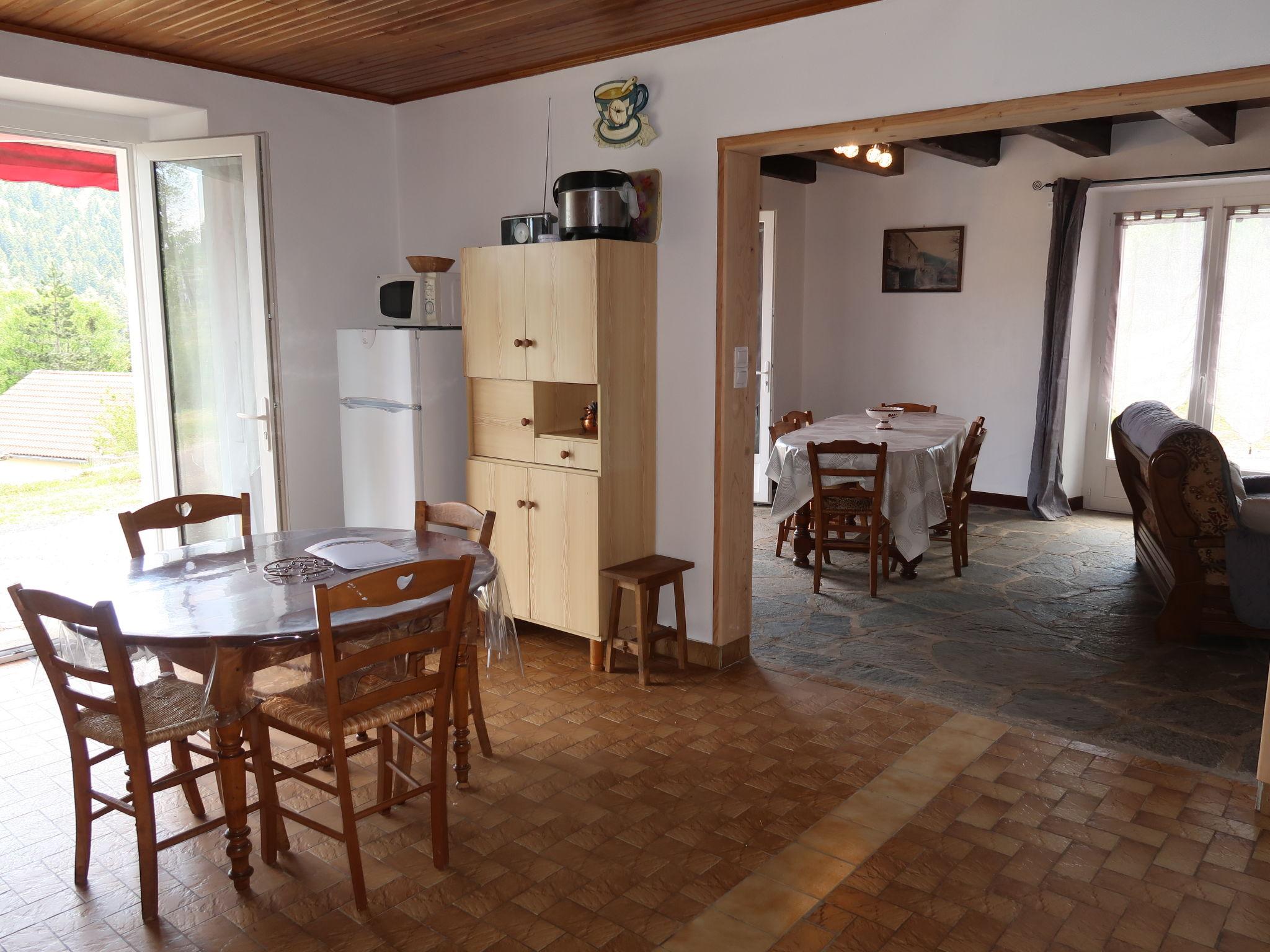 Photo 10 - 2 bedroom House in Usclades-et-Rieutord with garden and terrace