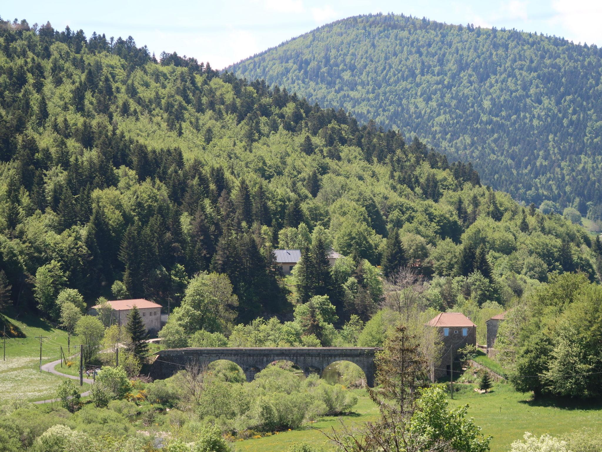 Photo 25 - 2 bedroom House in Usclades-et-Rieutord with garden and terrace