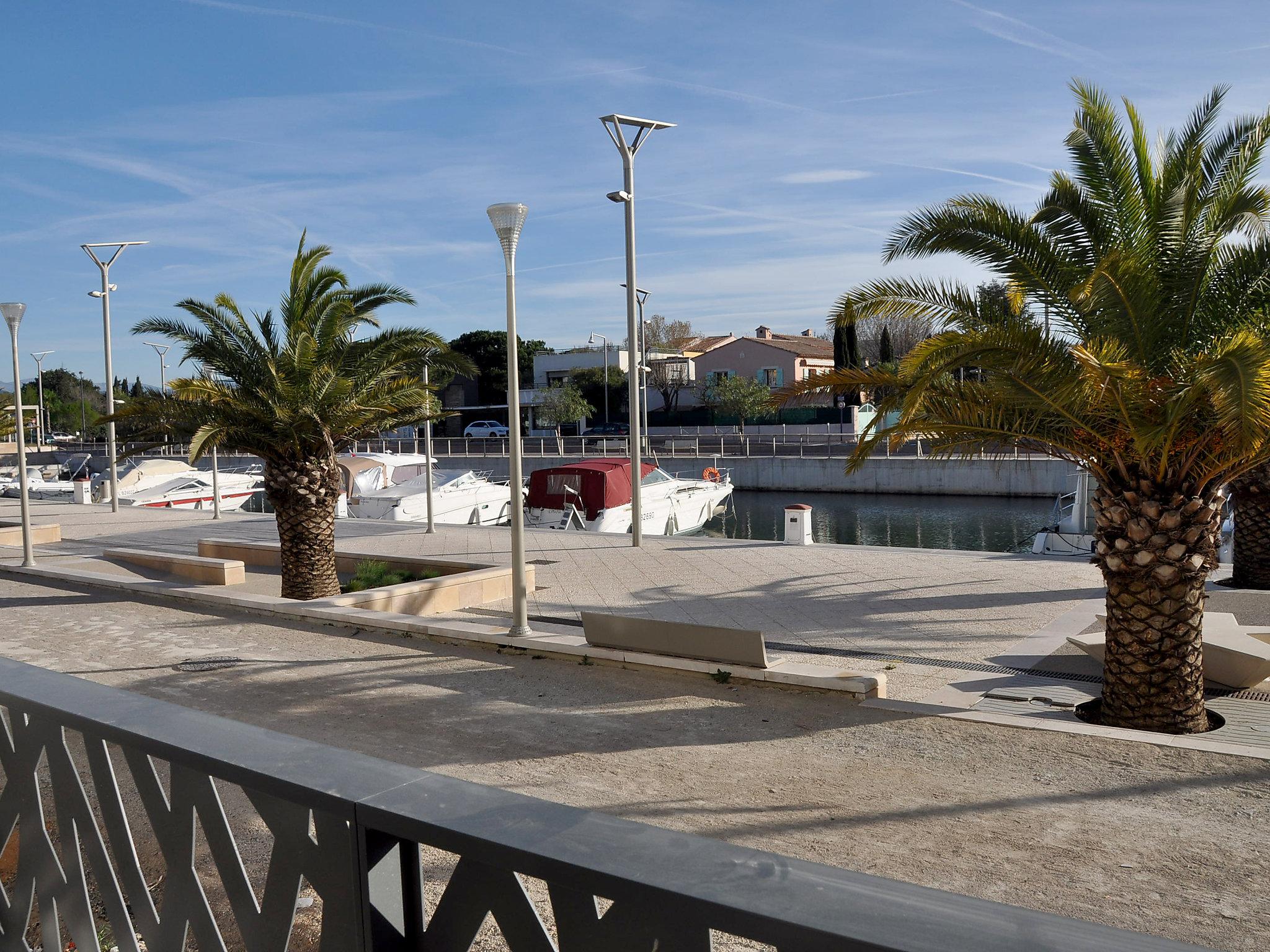 Foto 15 - Apartamento de 1 habitación en Fréjus con terraza y vistas al mar