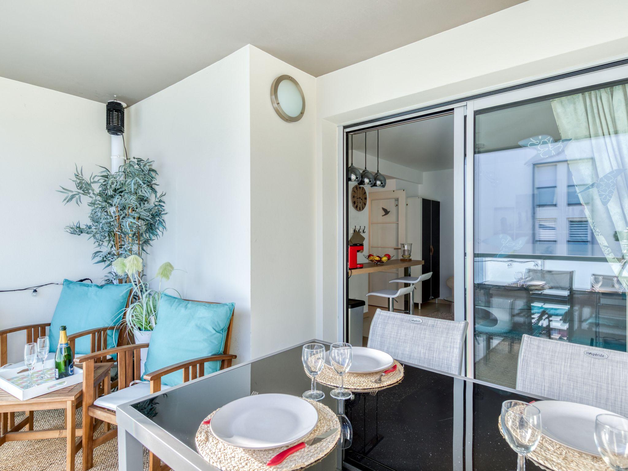 Photo 1 - Appartement de 1 chambre à Fréjus avec terrasse et vues à la mer