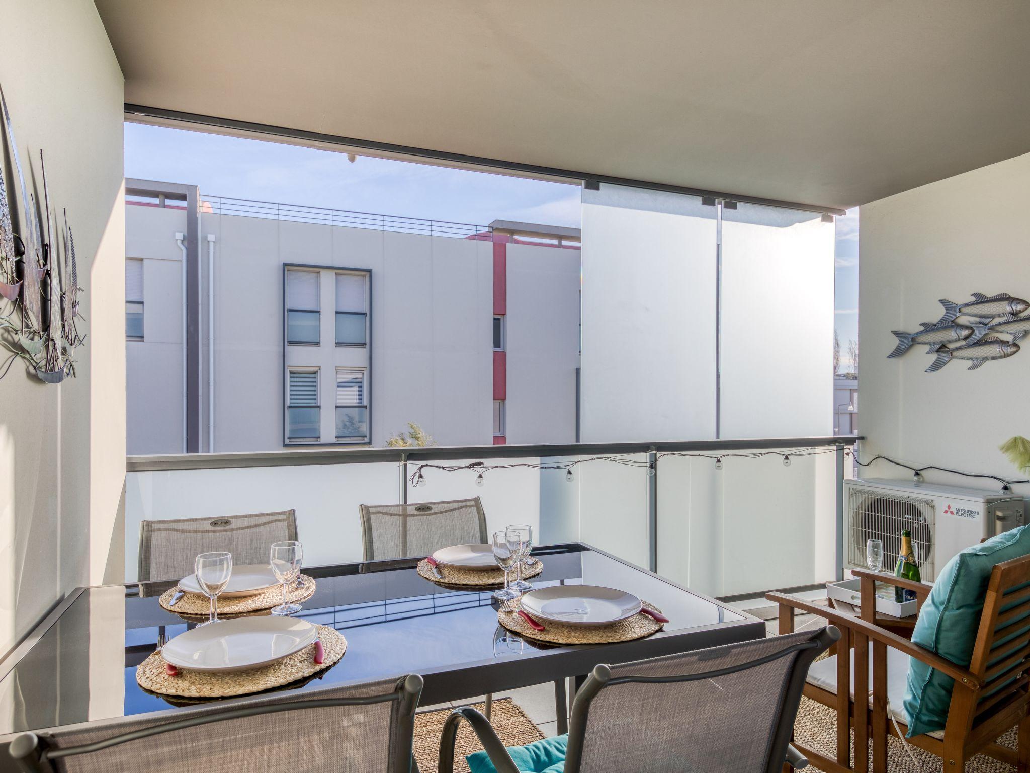 Foto 14 - Apartamento de 1 quarto em Fréjus com terraço e vistas do mar