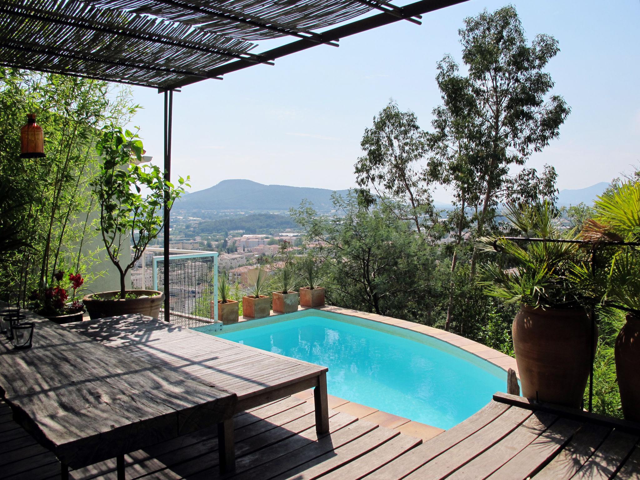 Foto 1 - Casa de 3 habitaciones en Hyères con piscina privada y vistas al mar