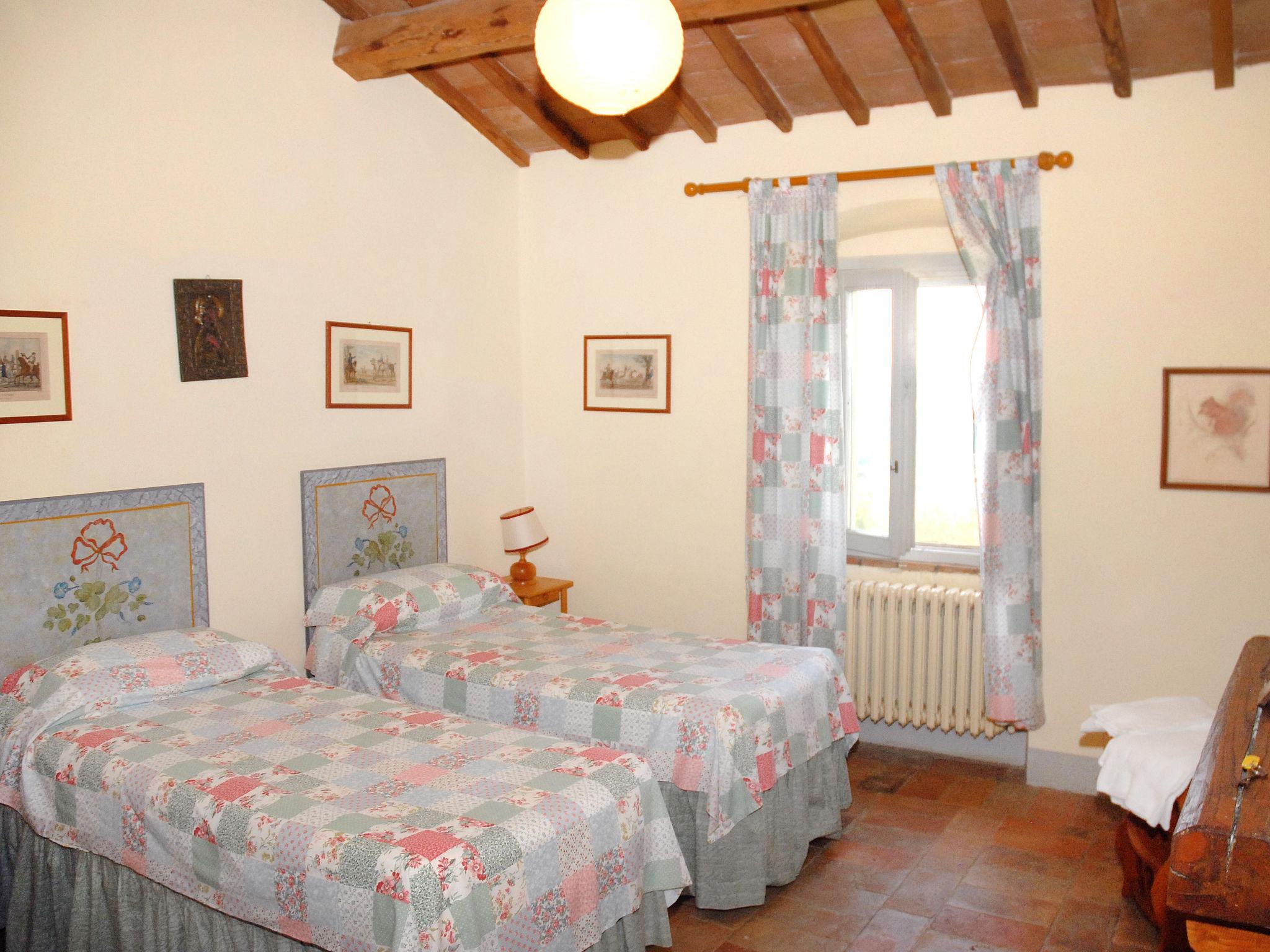 Photo 19 - 6 bedroom House in Narni with private pool and garden