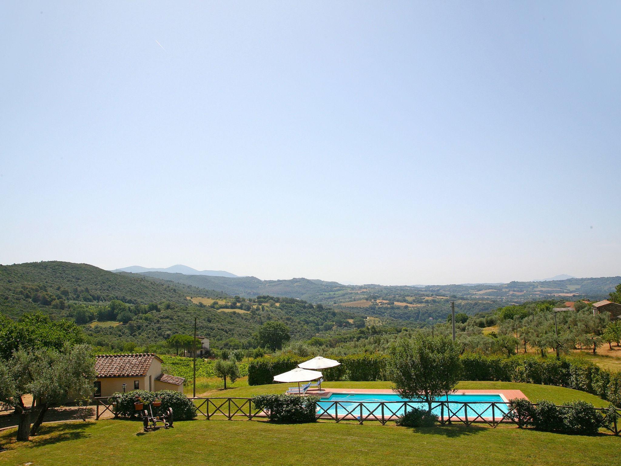 Photo 2 - 6 bedroom House in Narni with private pool and garden