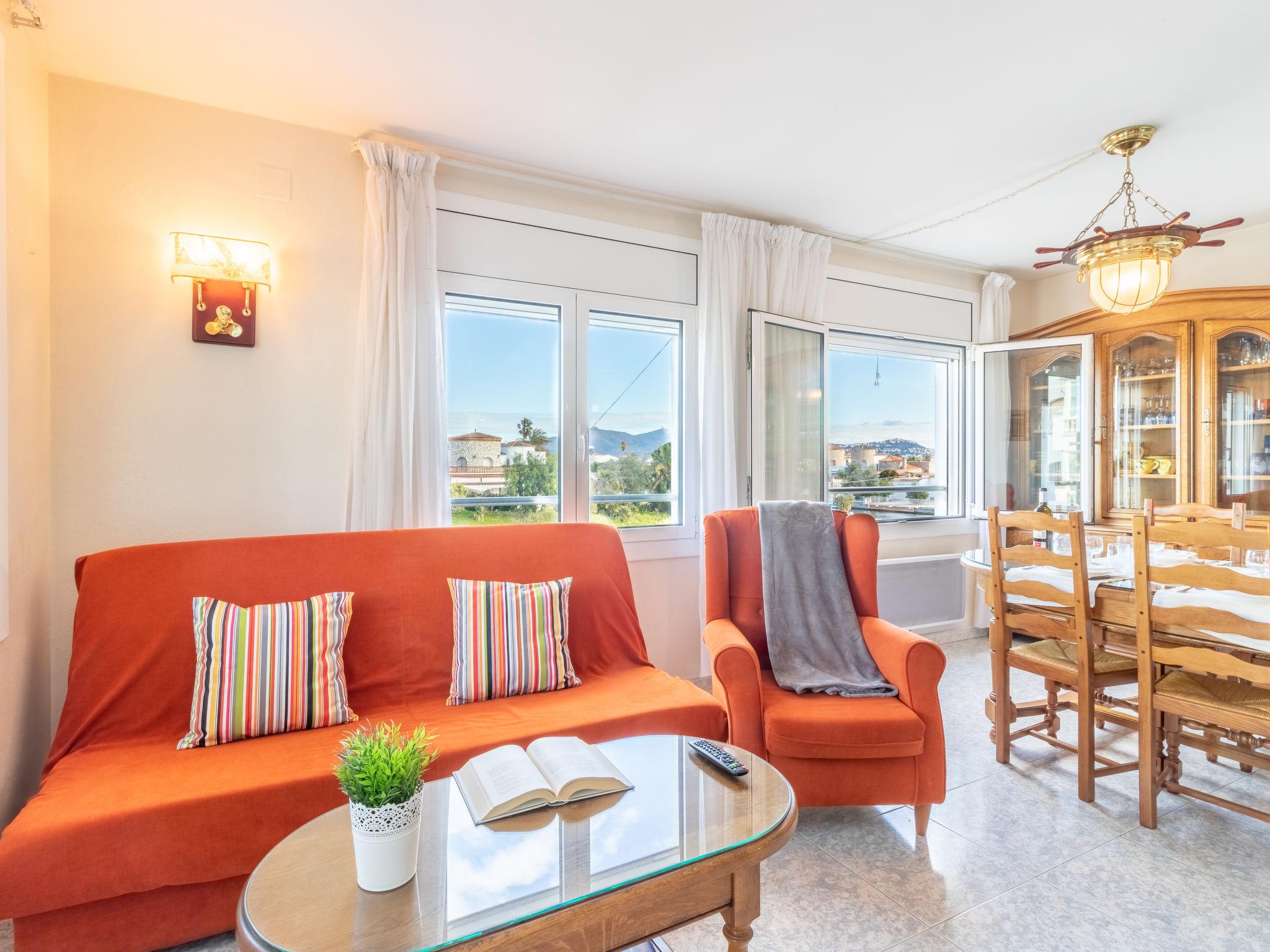 Foto 7 - Apartamento de 2 quartos em Castelló d'Empúries com terraço e vistas do mar