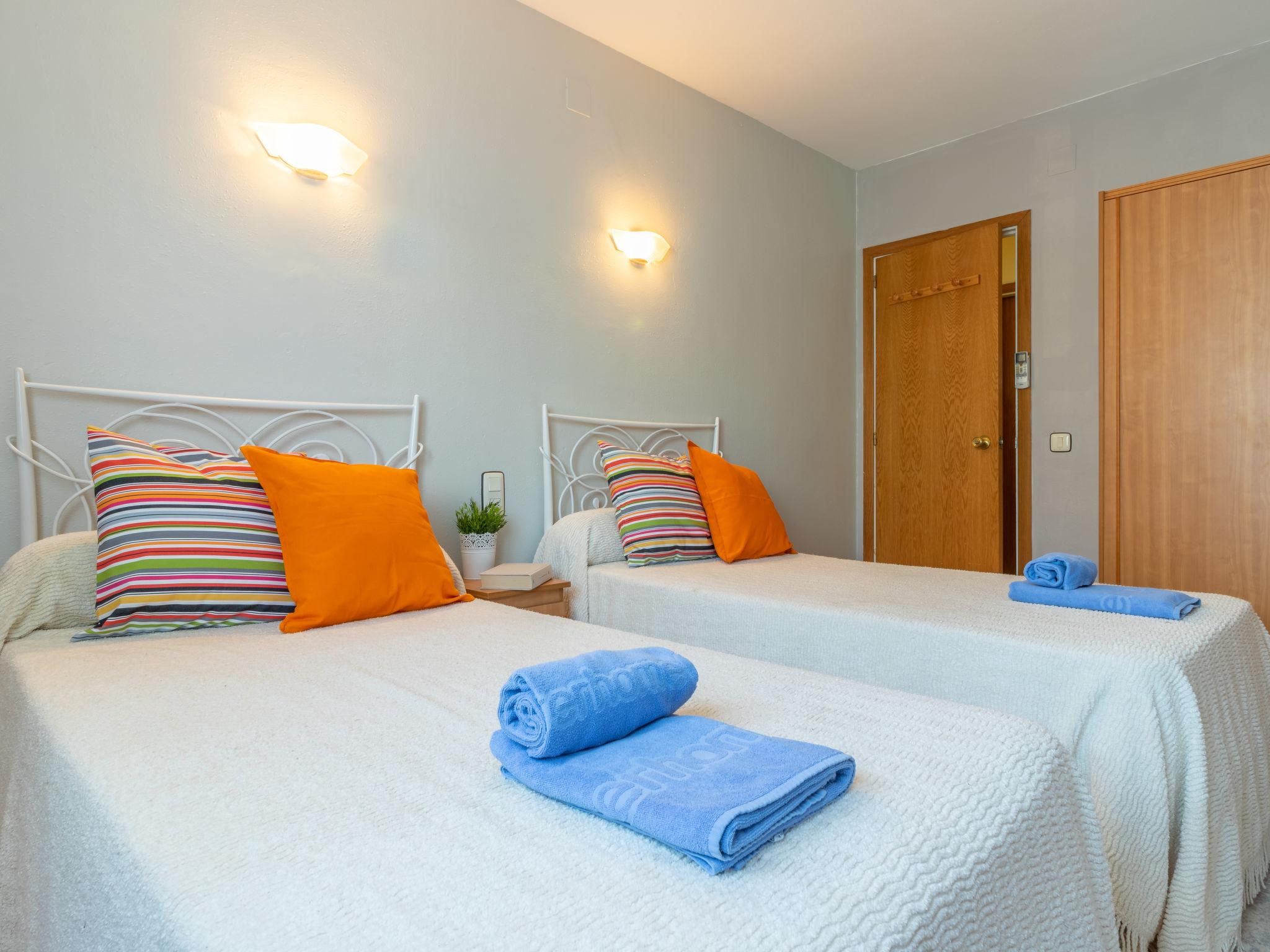 Foto 11 - Appartamento con 2 camere da letto a Castelló d'Empúries con terrazza e vista mare