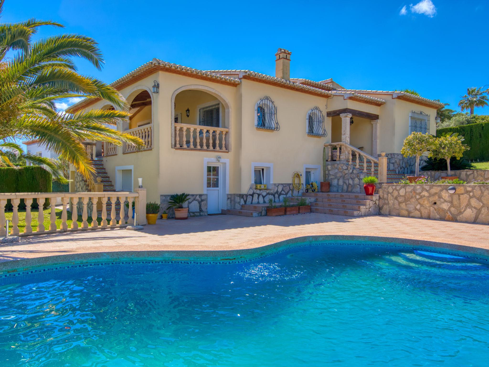 Foto 1 - Casa de 3 quartos em Jávea com piscina privada e vistas do mar