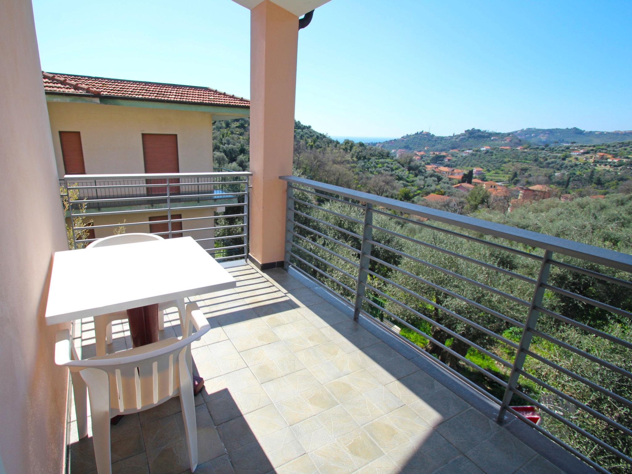 Photo 17 - 1 bedroom Apartment in Imperia with swimming pool and sea view