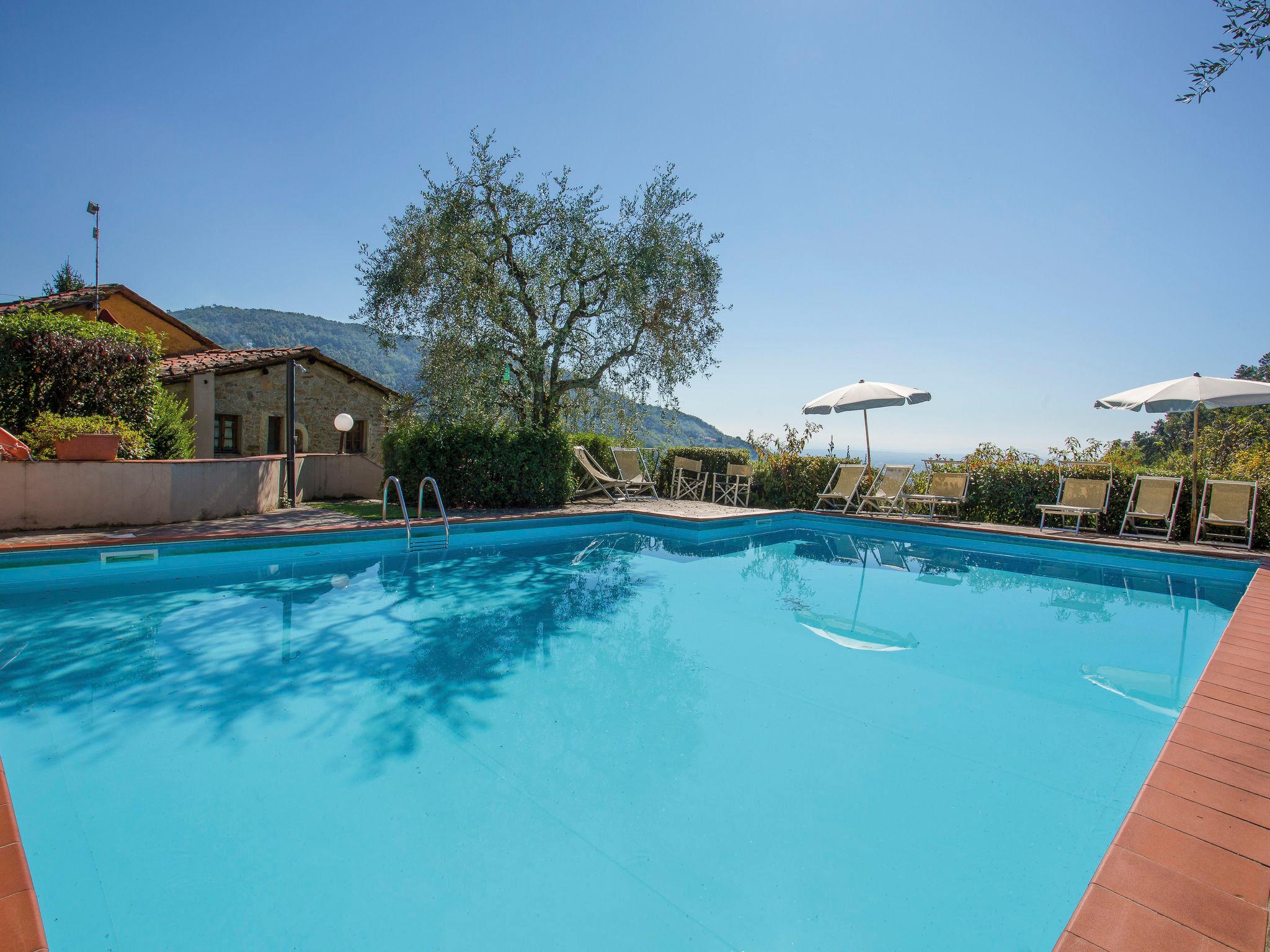 Foto 1 - Apartamento de 2 quartos em Pescia com piscina e jardim