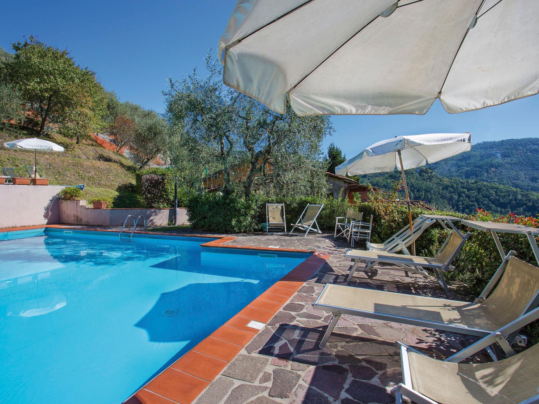 Photo 17 - 2 bedroom Apartment in Pescia with swimming pool and garden