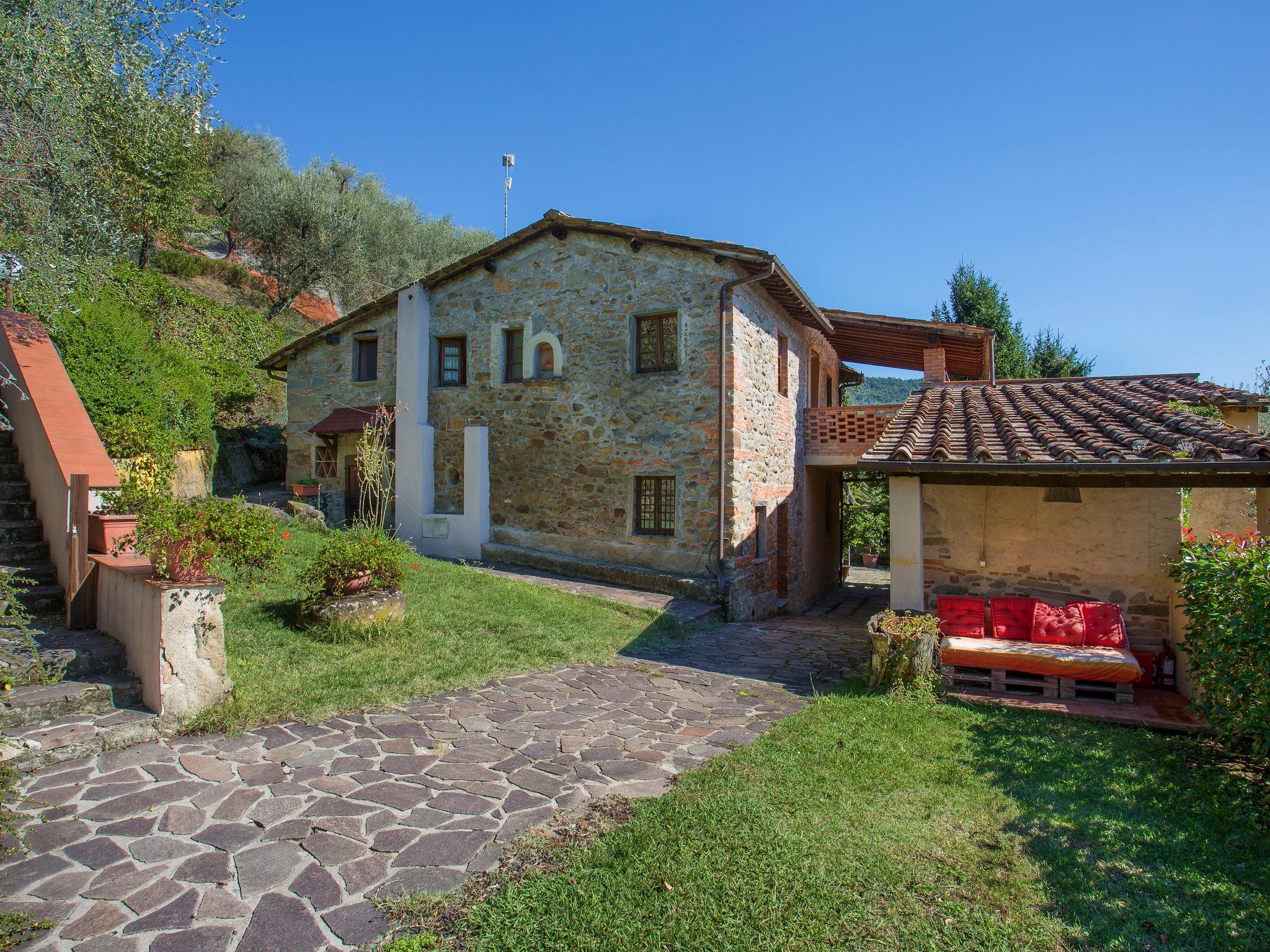 Foto 3 - Appartamento con 1 camera da letto a Pescia con piscina e giardino