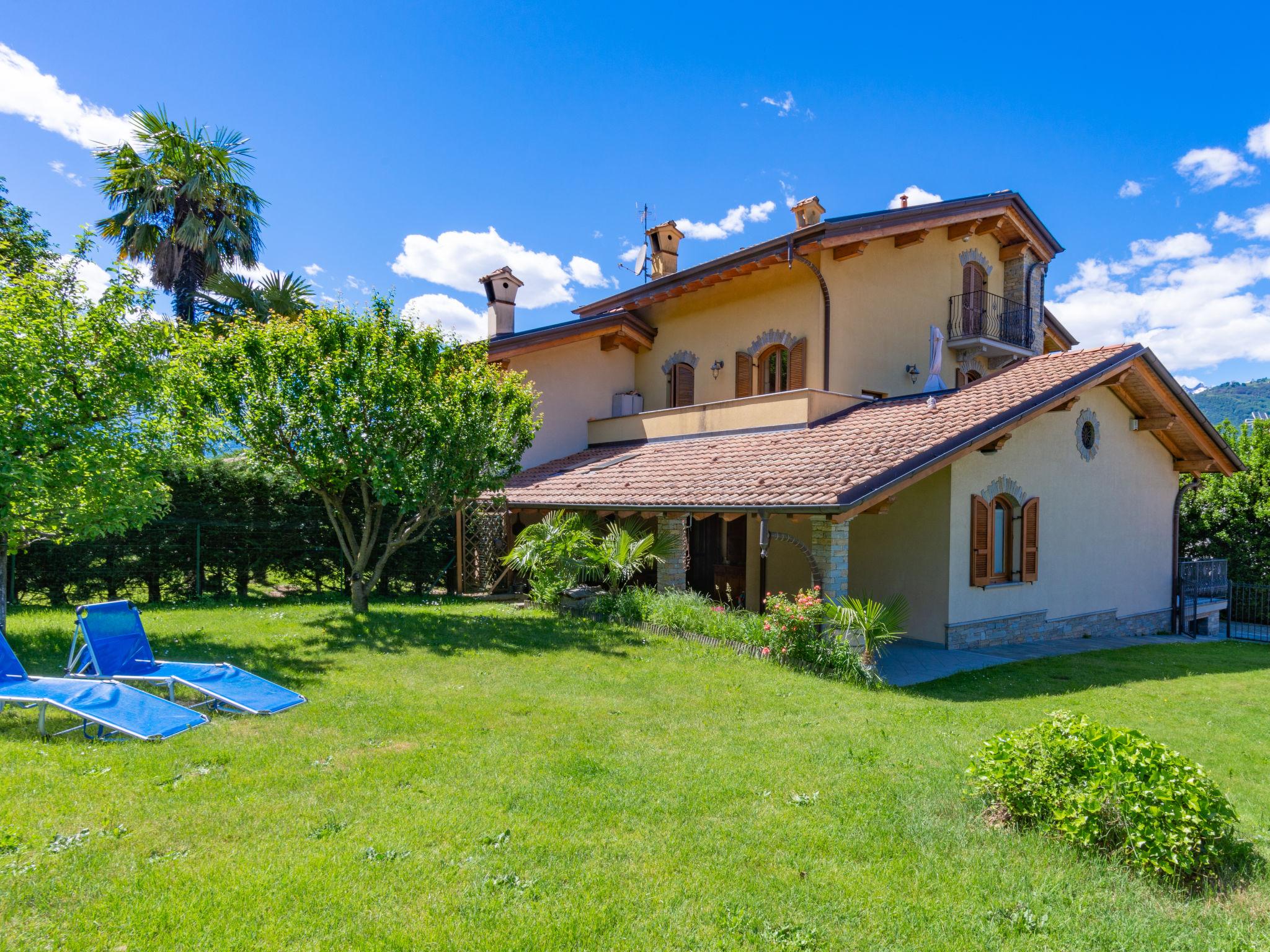 Foto 1 - Appartamento con 3 camere da letto a Colico con terrazza e vista sulle montagne