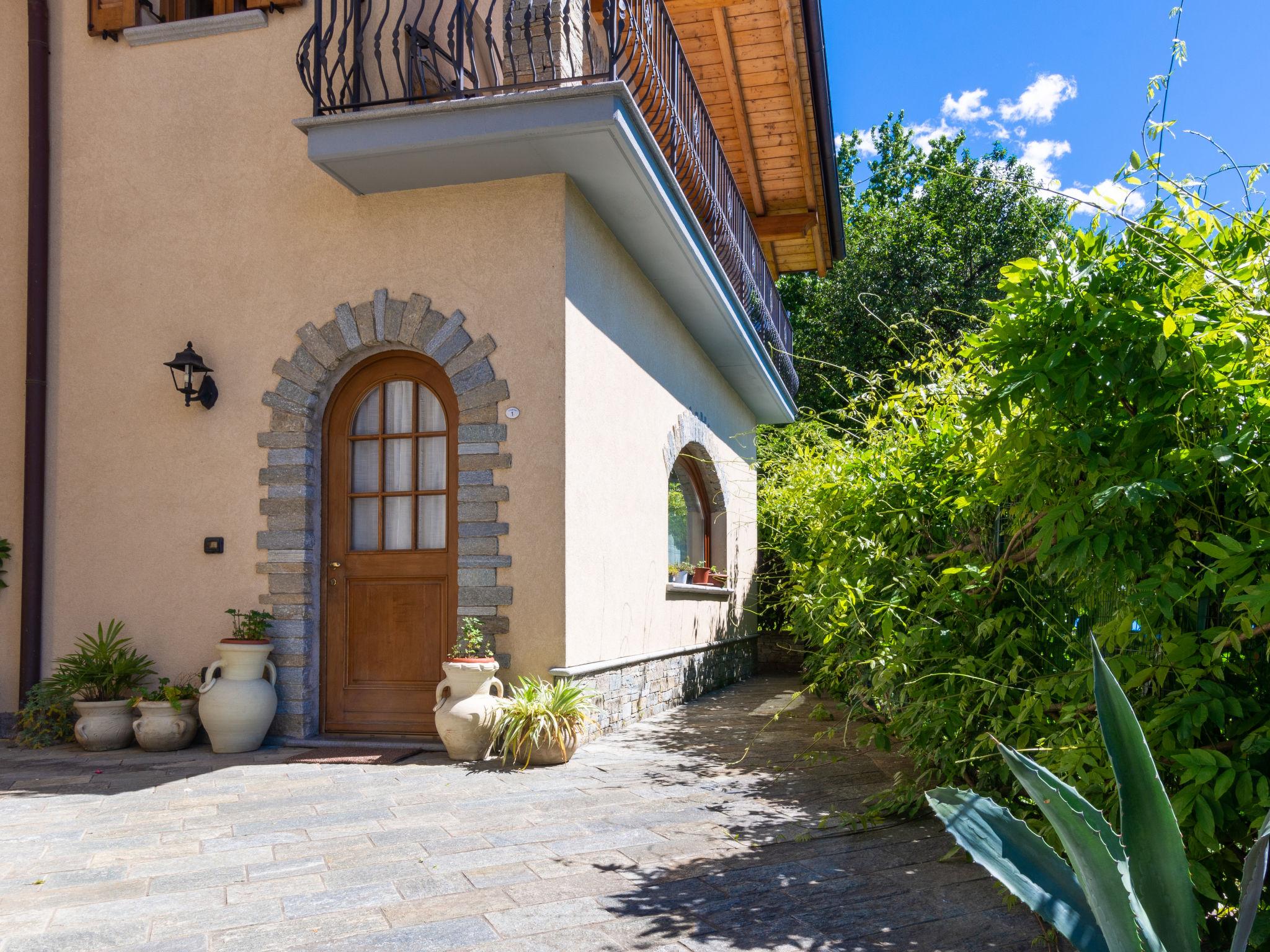 Foto 2 - Apartamento de 3 quartos em Colico com jardim e terraço