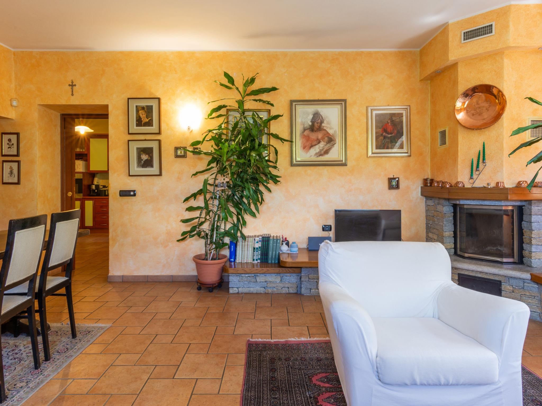 Photo 9 - 3 bedroom Apartment in Colico with garden and terrace