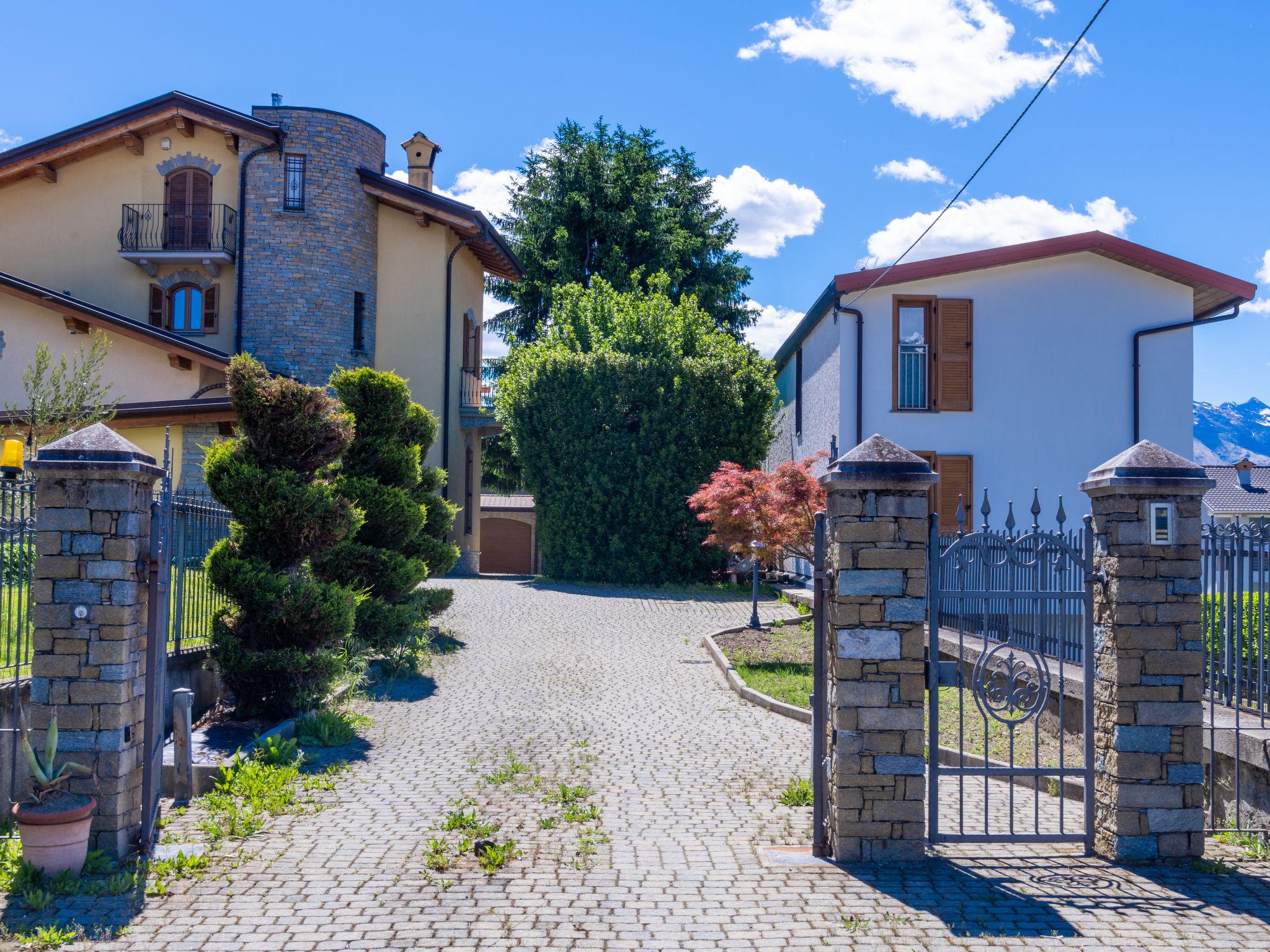 Foto 40 - Appartamento con 3 camere da letto a Colico con giardino e terrazza