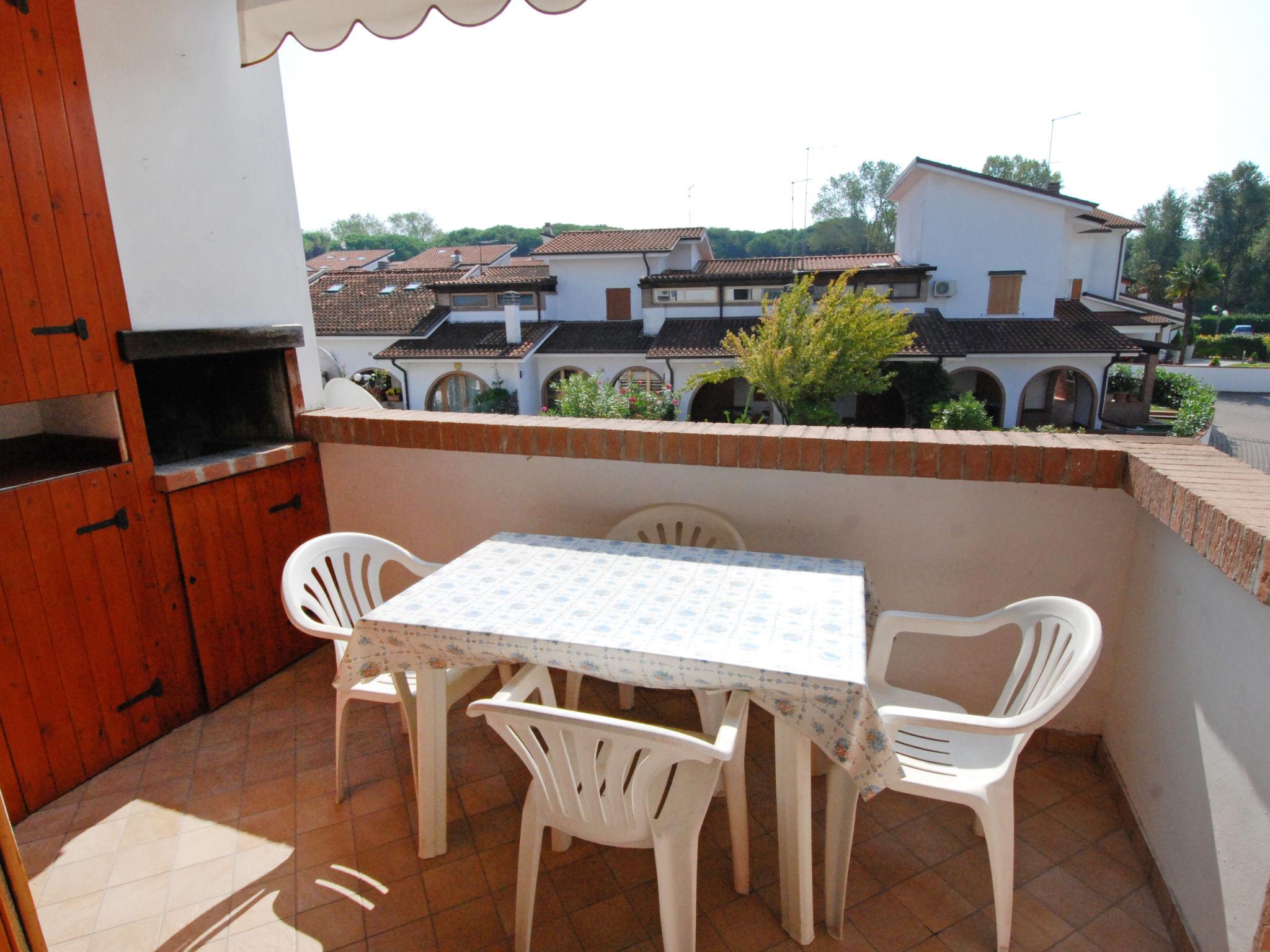 Photo 7 - 1 bedroom Apartment in Eraclea with garden and sea view
