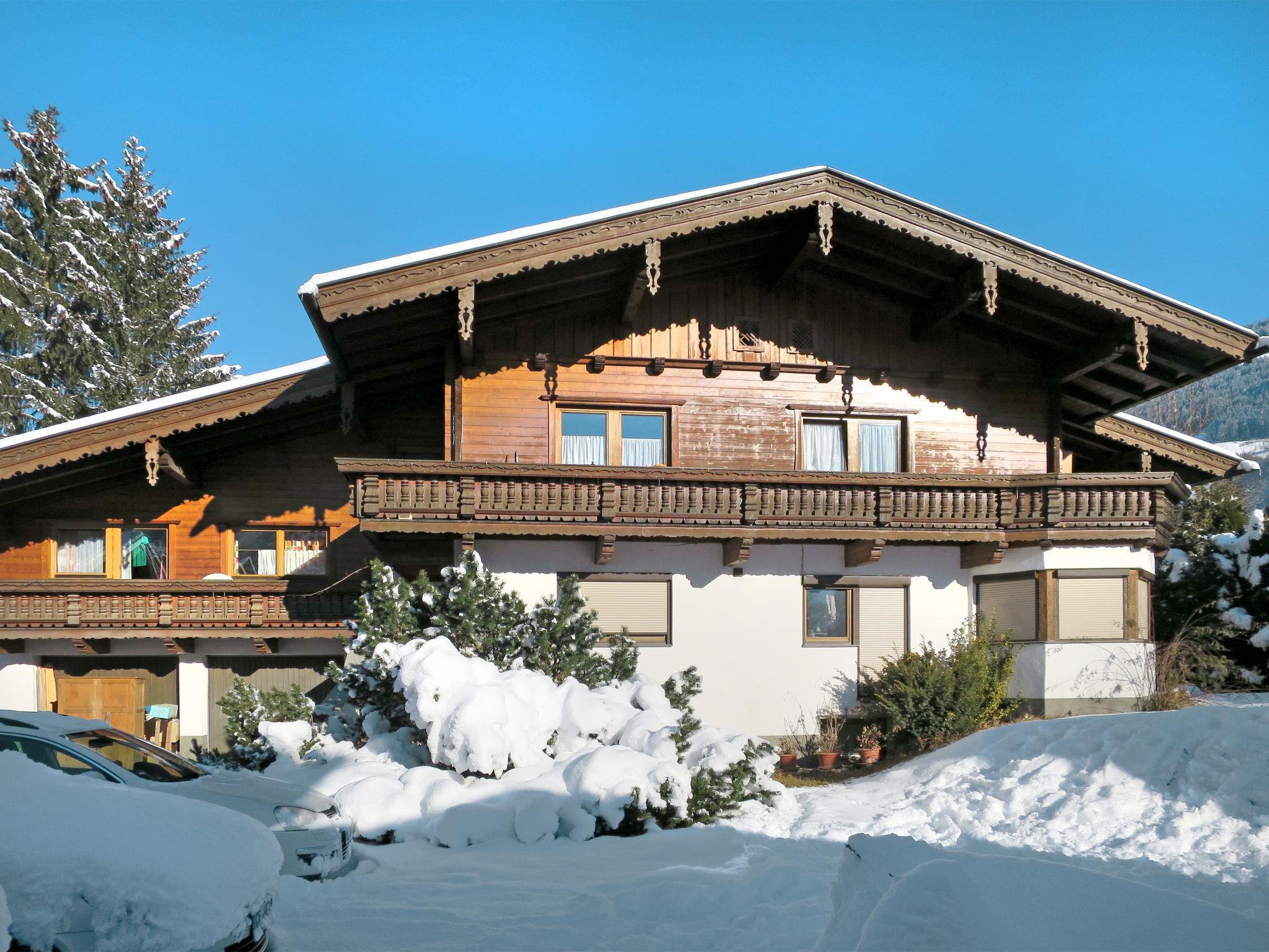 Foto 15 - Apartamento de 3 quartos em Aschau im Zillertal com vista para a montanha